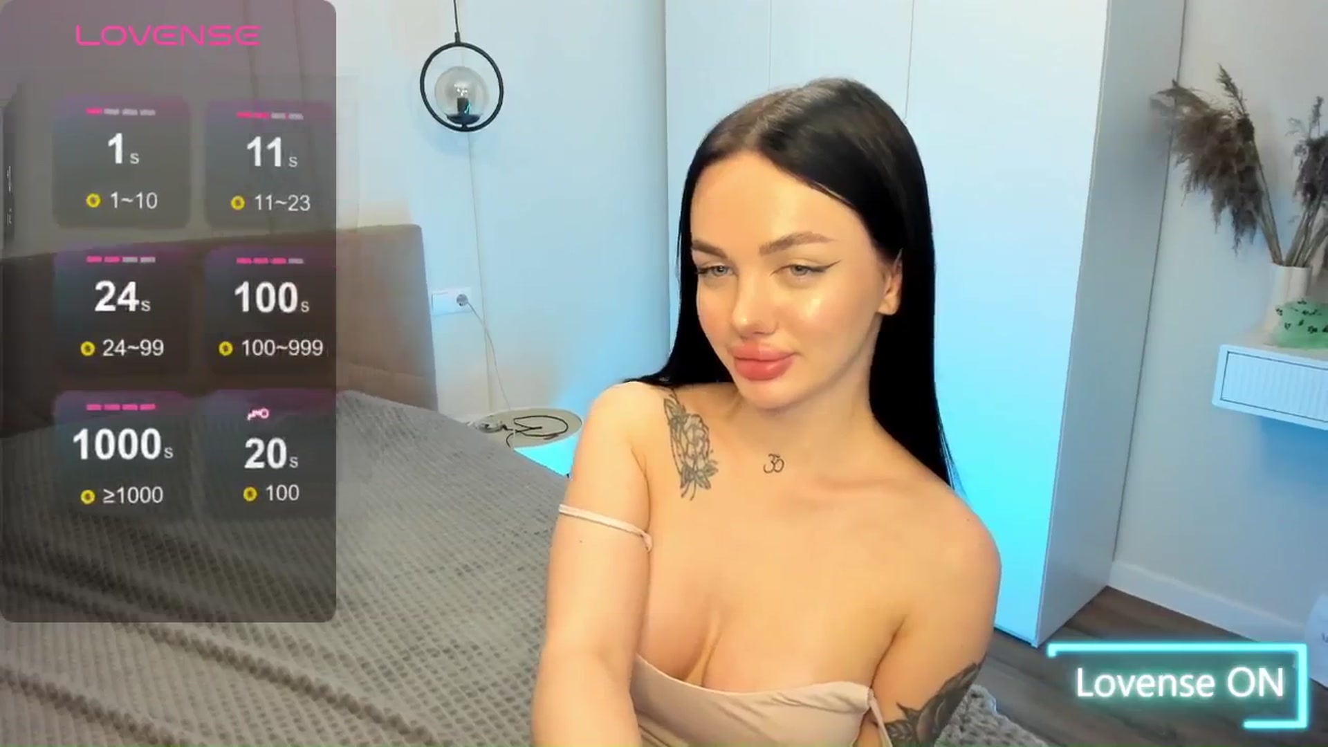 Gallery image thumbnail from JaneBaker's myfreecams stream on, 04/16/2025, 02:13 image 12 of 20