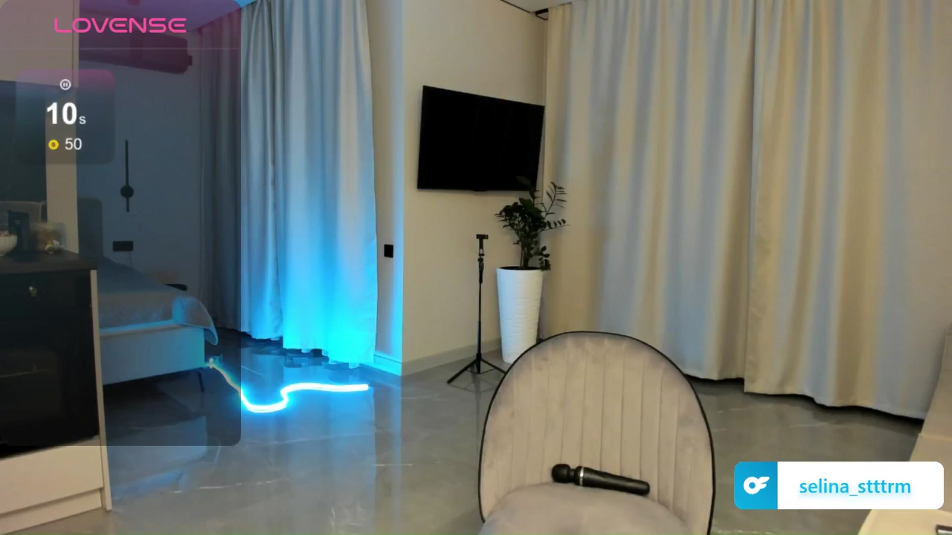 Gallery image thumbnail from JaneBaker's myfreecams stream on, 12/15/2025, 24:00 image 1 of 20