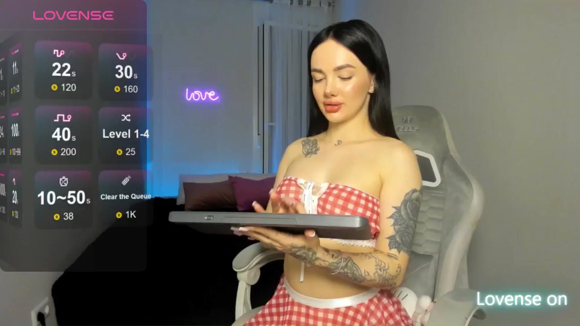 Gallery image thumbnail from JaneBaker's myfreecams stream on, 04/21/2026, 24:38 image 14 of 20