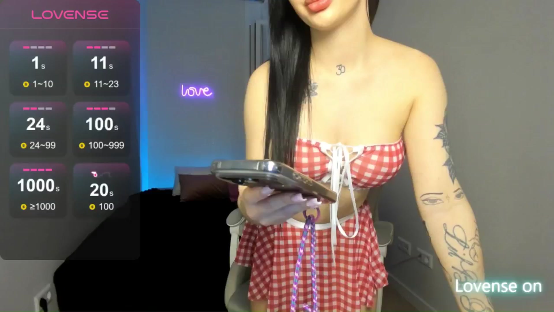 Gallery image thumbnail from JaneBaker's myfreecams stream on, 04/21/2026, 24:38 image 12 of 20