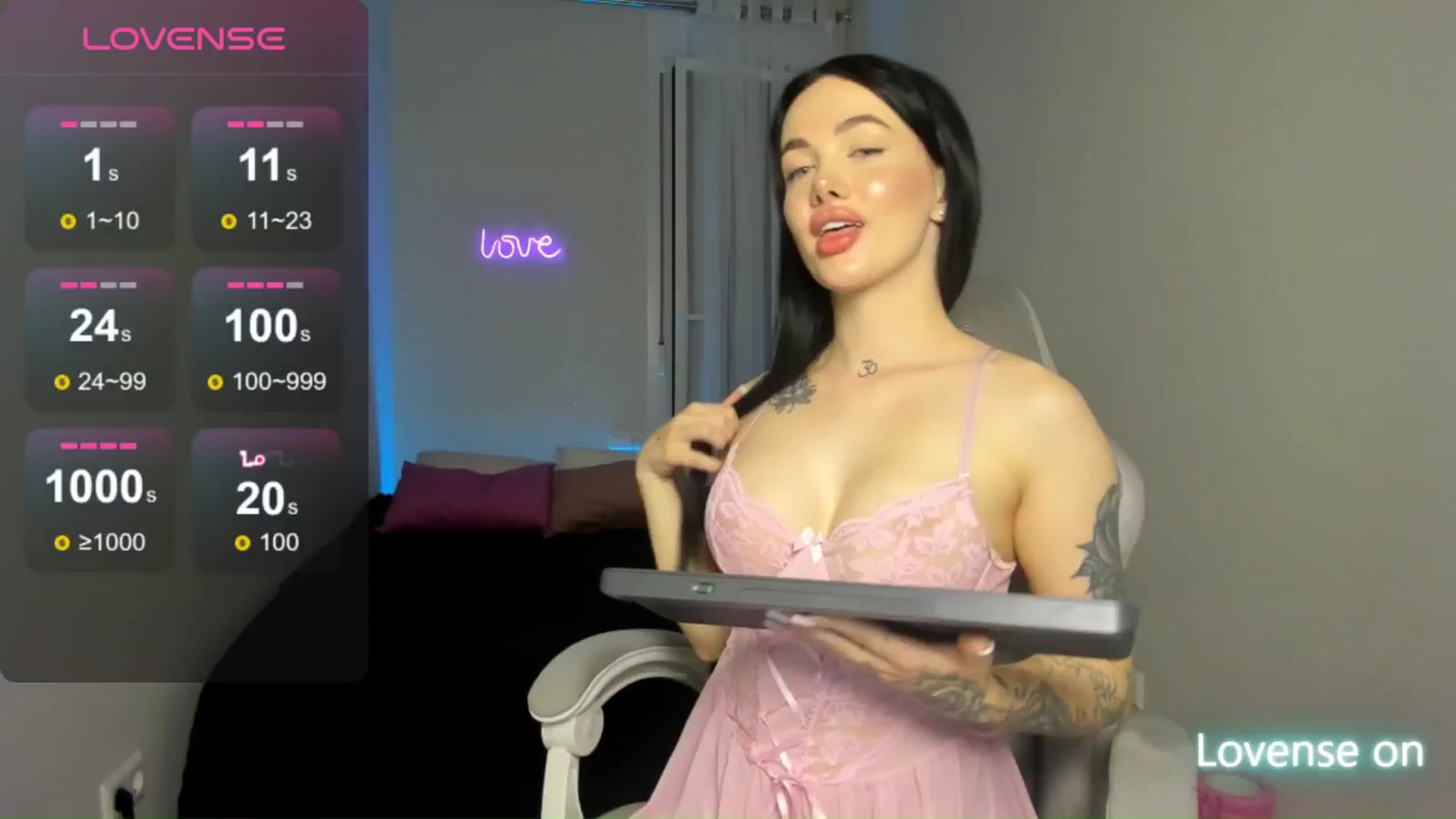 Gallery image thumbnail from JaneBaker's myfreecams stream on, 04/25/2026, 02:05 image 17 of 20
