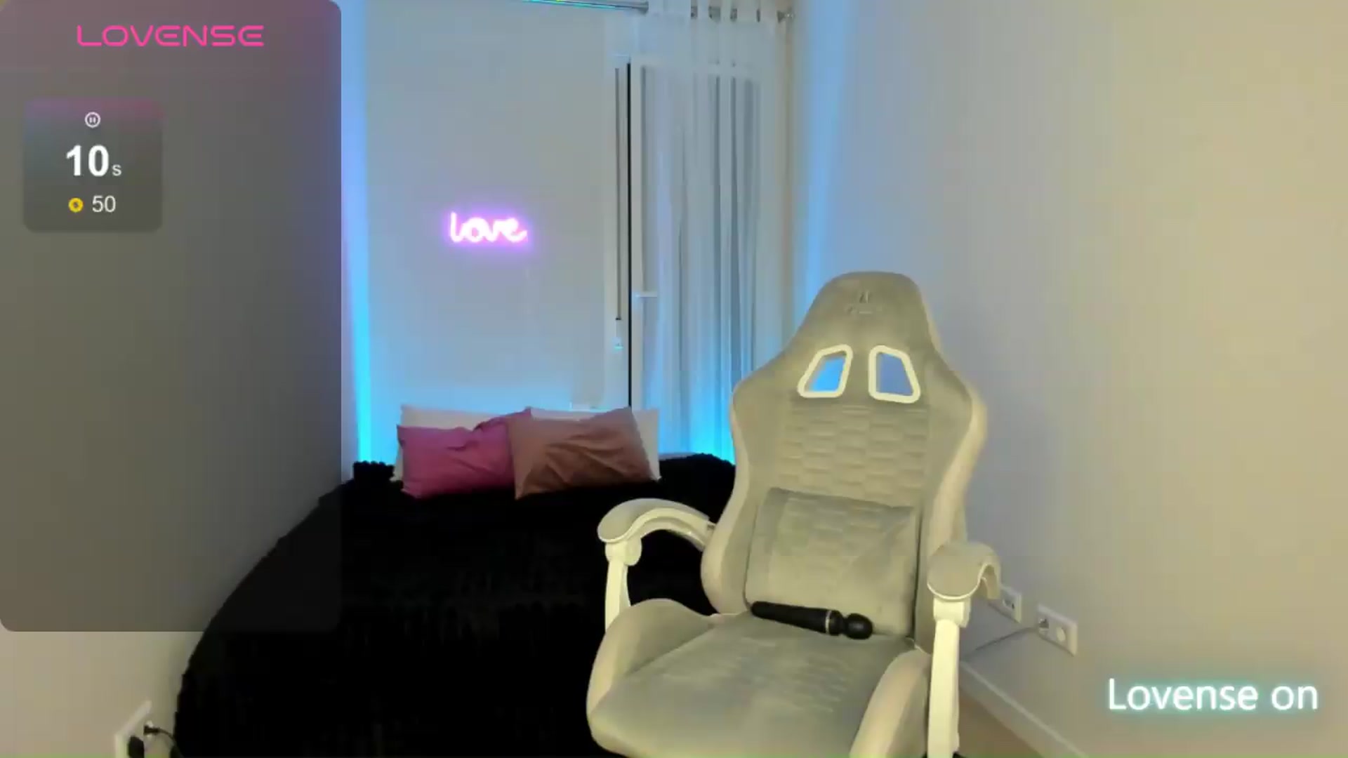 Gallery image thumbnail from JaneBaker's myfreecams stream on, 05/05/2026, 24:32 image 12 of 20