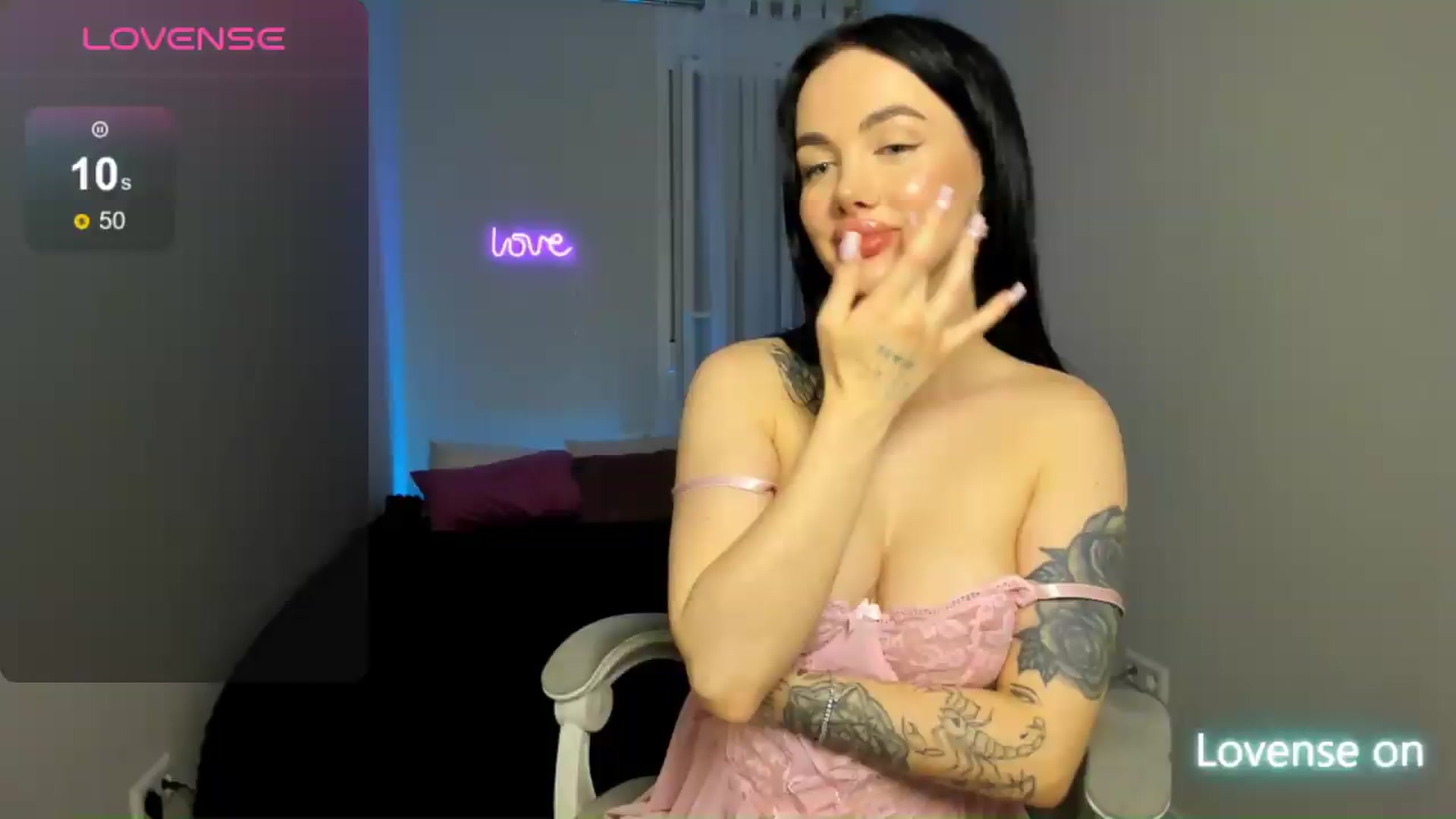 Gallery image thumbnail from JaneBaker's myfreecams stream on, 05/06/2026, 24:49 image 1 of 20