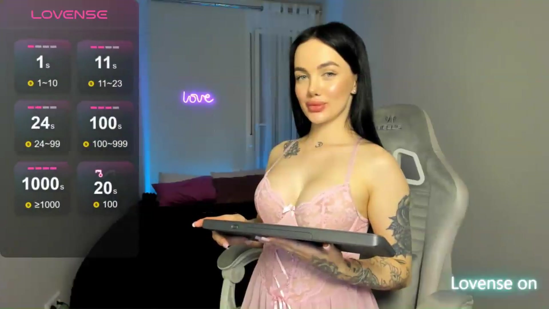 Gallery image thumbnail from JaneBaker's myfreecams stream on, 05/06/2026, 01:37 image 9 of 20