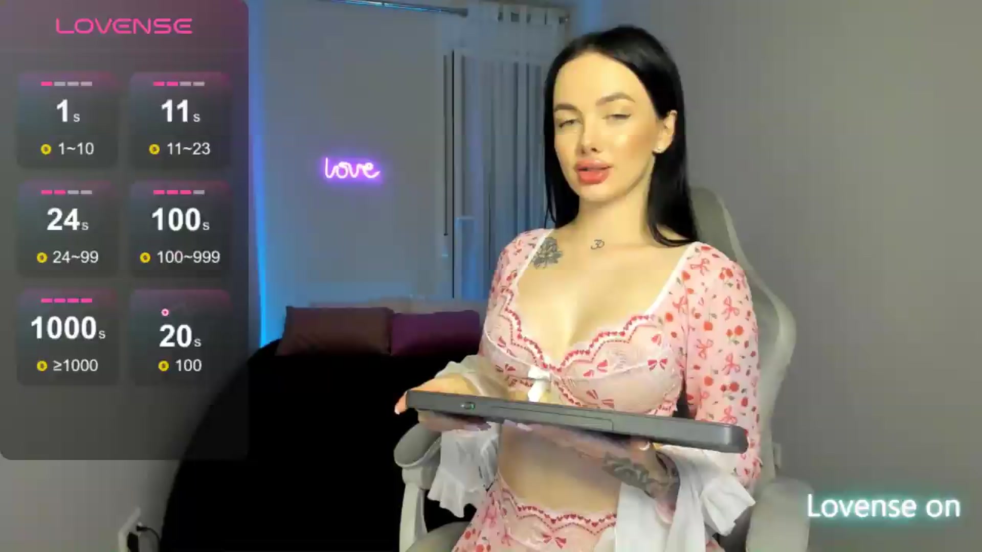 Gallery image thumbnail from JaneBaker's myfreecams stream on, 05/11/2026, 01:44 image 5 of 20