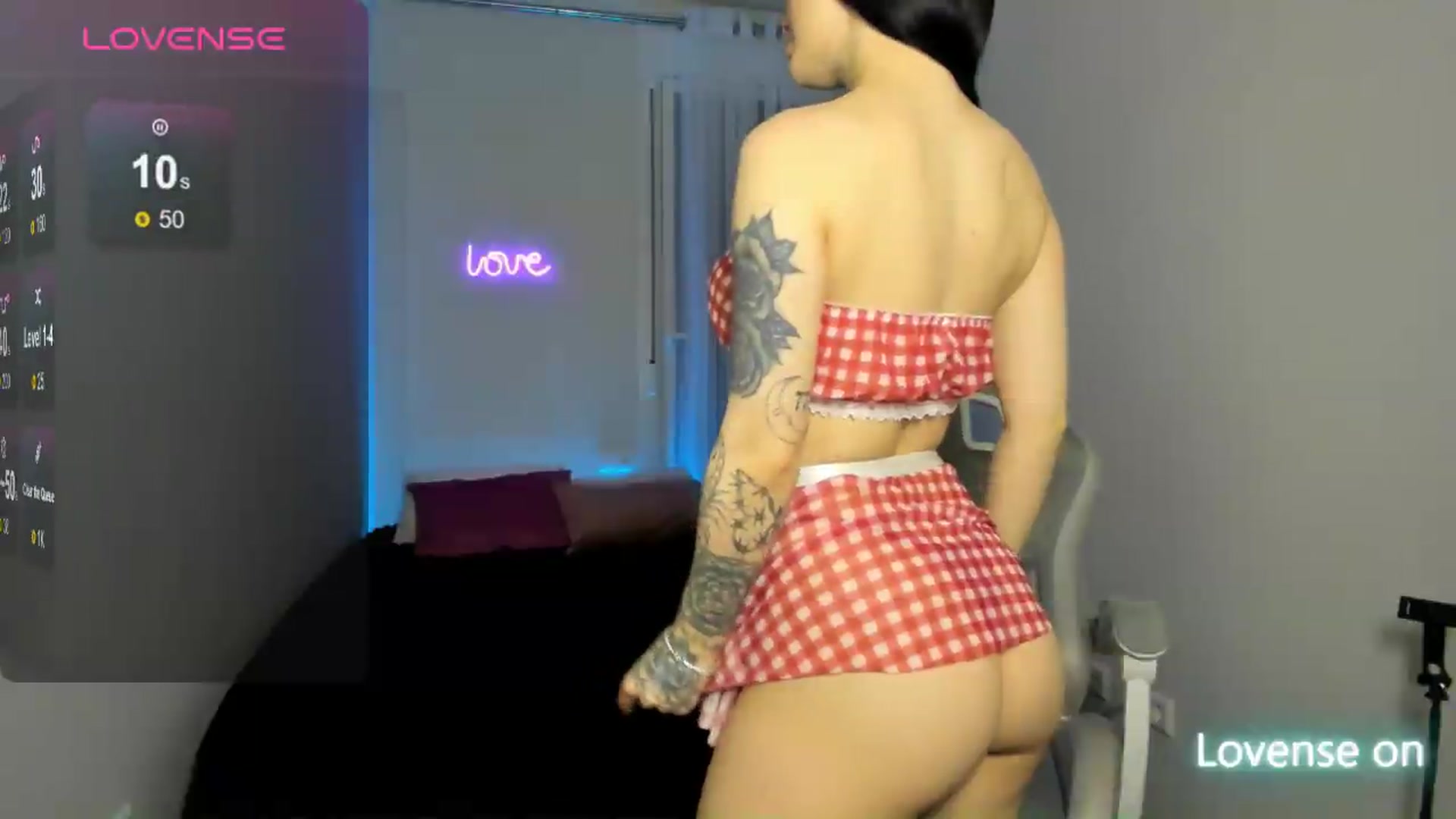 Gallery image thumbnail from JaneBaker's myfreecams stream on, 05/13/2026, 02:49 image 17 of 20