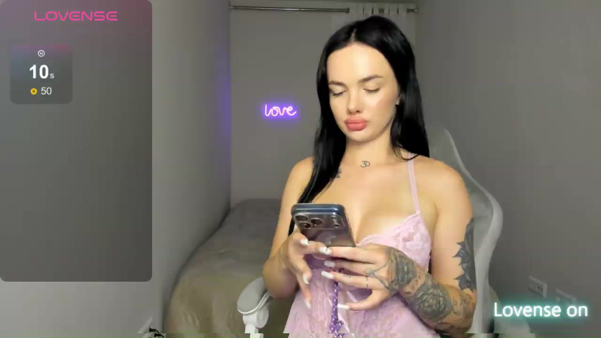 Gallery image thumbnail from JaneBaker's myfreecams stream on, 08/05/2026, 01:30 image 11 of 20