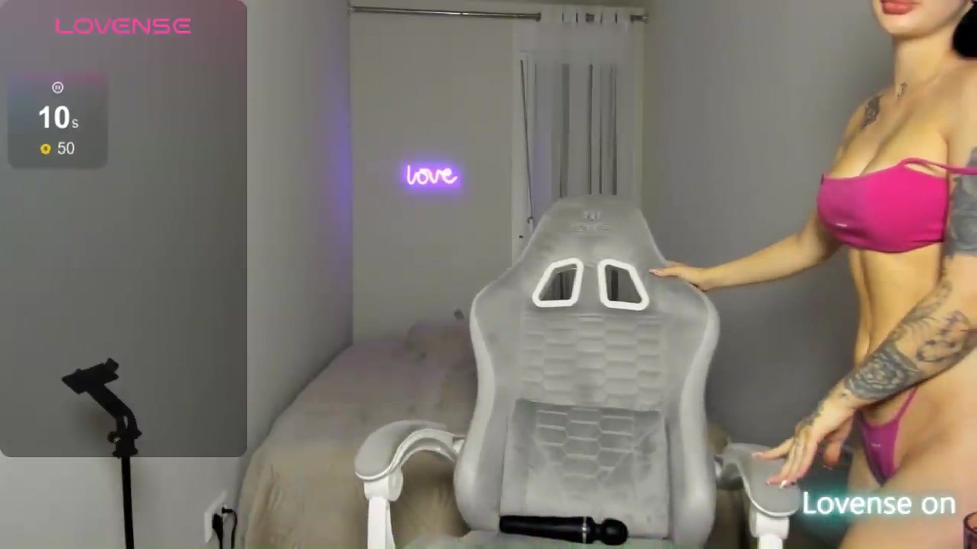 Gallery image thumbnail from JaneBaker's myfreecams stream on, 08/26/2026, 24:59 image 15 of 20
