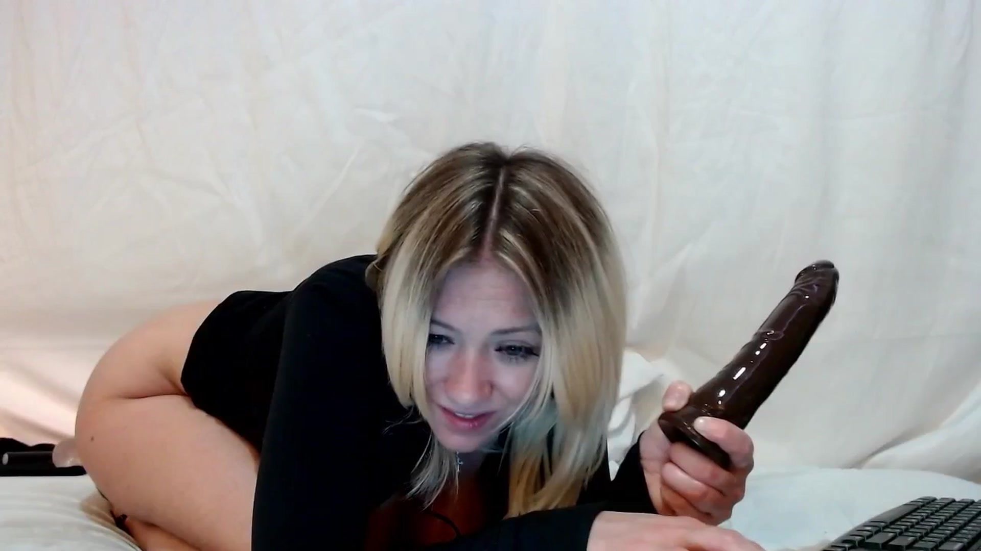 Gallery image thumbnail from JaneBlow's myfreecams stream on, 02/09/2025, 10:12 image 2 of 20