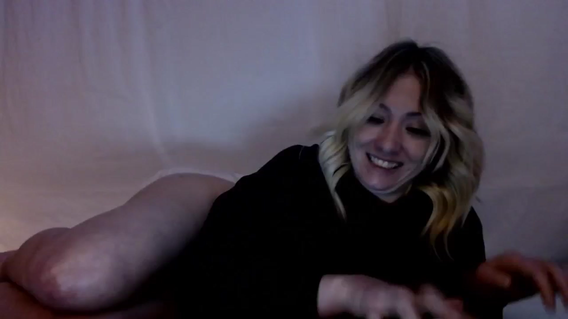 Gallery image thumbnail from JaneBlow's myfreecams stream on, 02/14/2025, 09:42 image 13 of 20