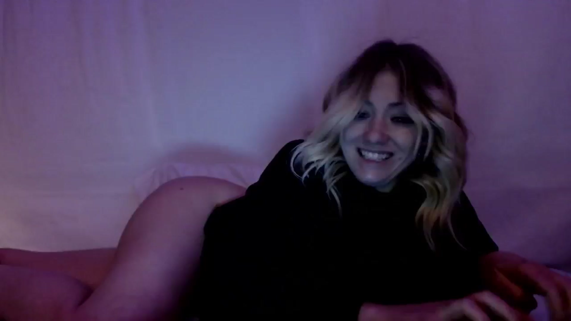 Gallery image thumbnail from JaneBlow's myfreecams stream on, 02/14/2025, 09:42 image 3 of 20