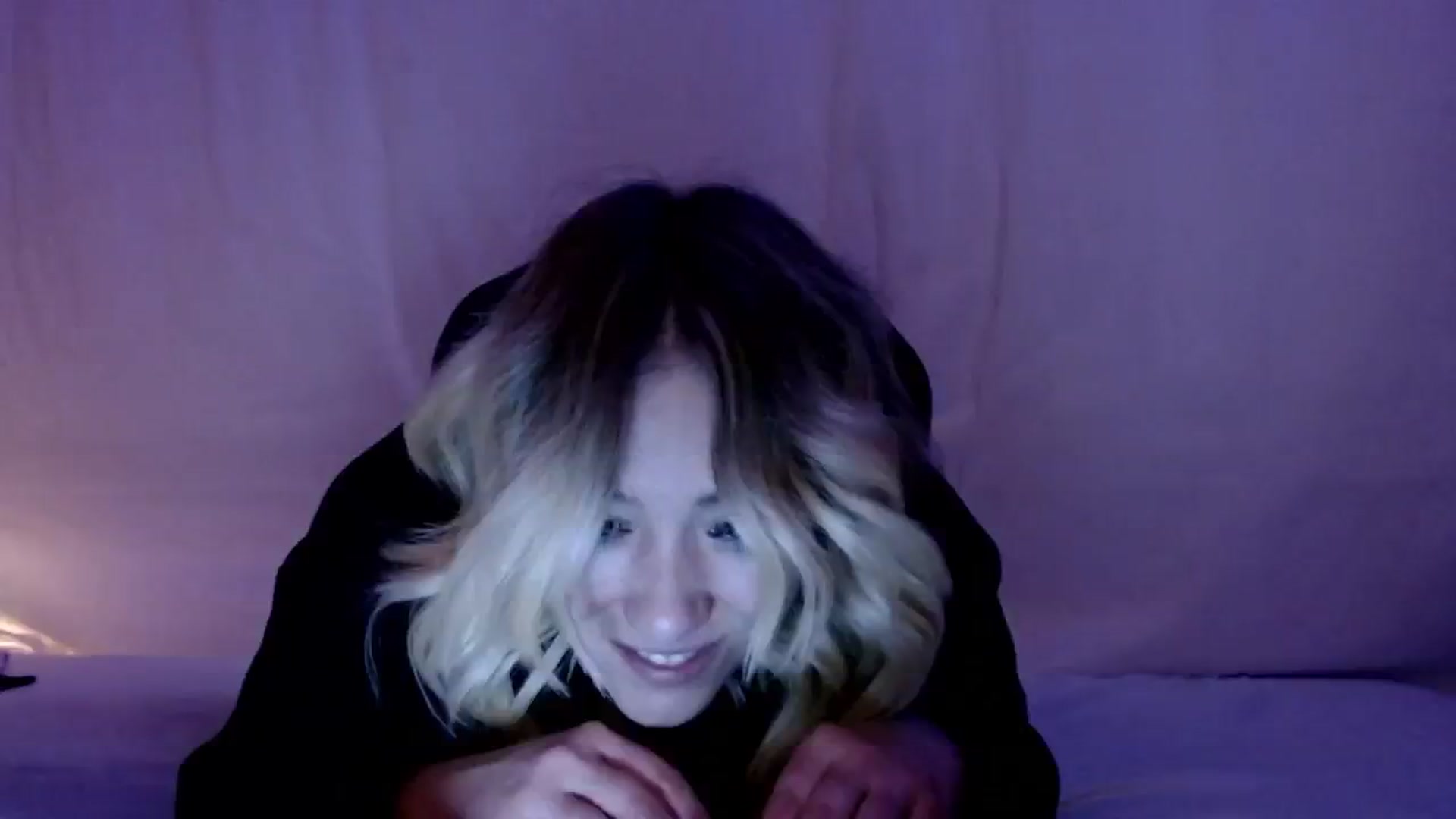 Gallery image thumbnail from JaneBlow's myfreecams stream on, 02/14/2025, 10:42 image 18 of 20
