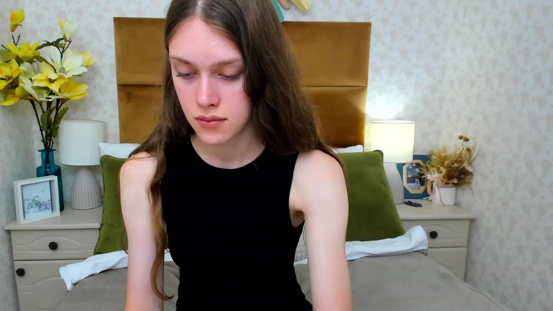 Gallery image thumbnail from JaneBrown's myfreecams stream on, 08/16/2023, 14:04 image 7 of 20
