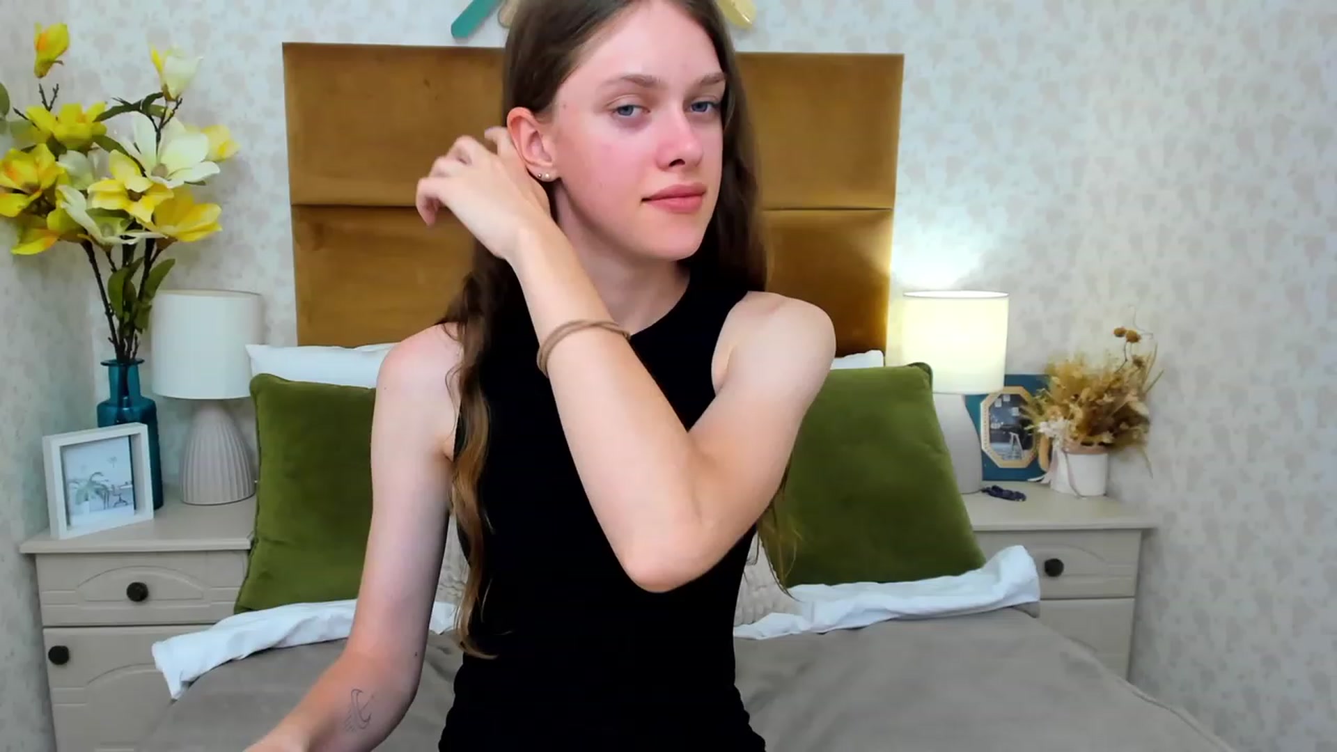 Gallery image thumbnail from JaneBrown's myfreecams stream on, 08/16/2023, 14:04 image 9 of 20