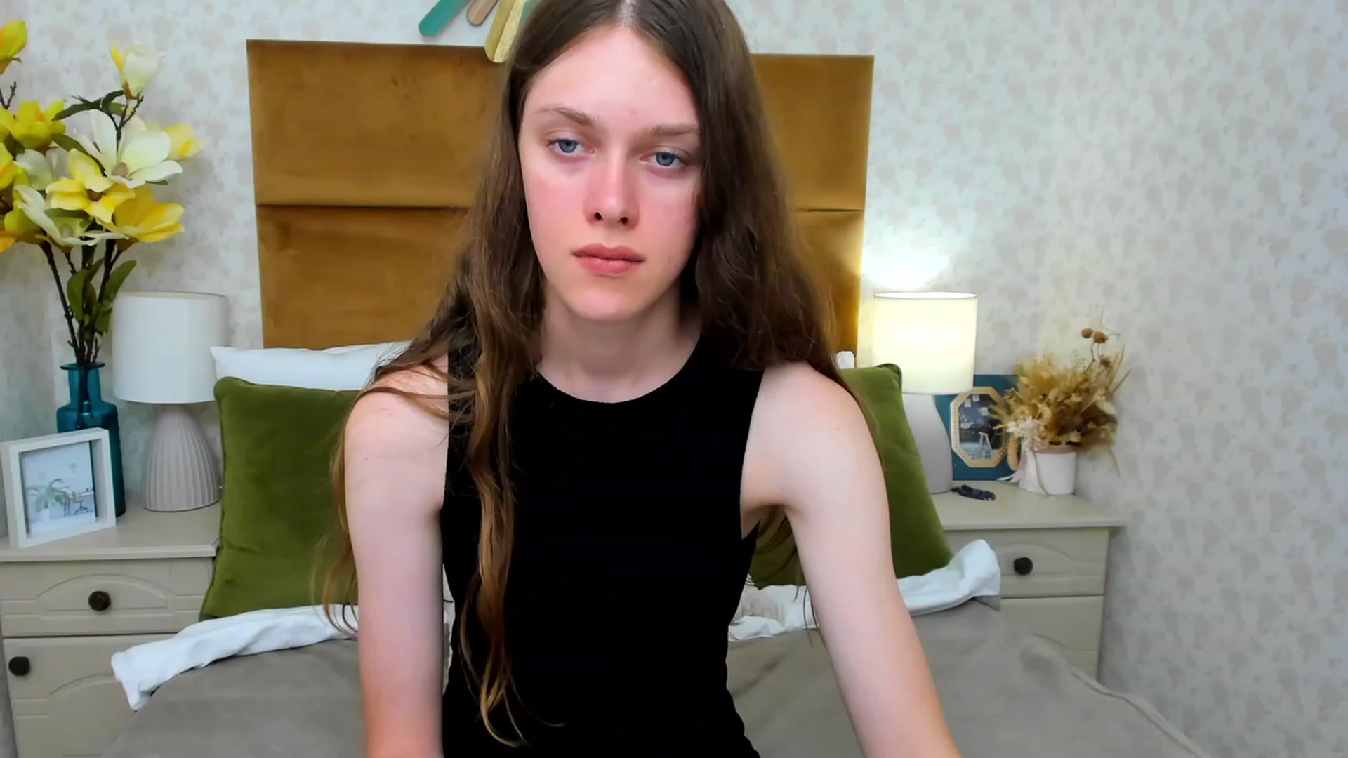 Gallery image thumbnail from JaneBrown's myfreecams stream on, 08/16/2023, 14:40 image 9 of 20