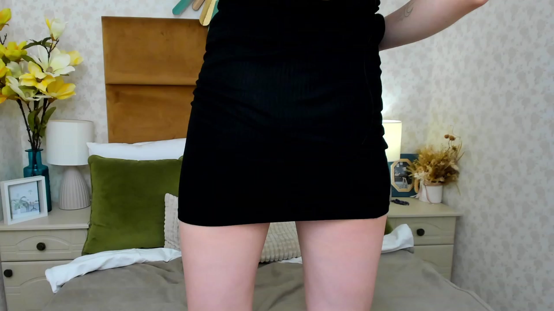Gallery image thumbnail from JaneBrown's myfreecams stream on, 08/16/2023, 14:40 image 4 of 20