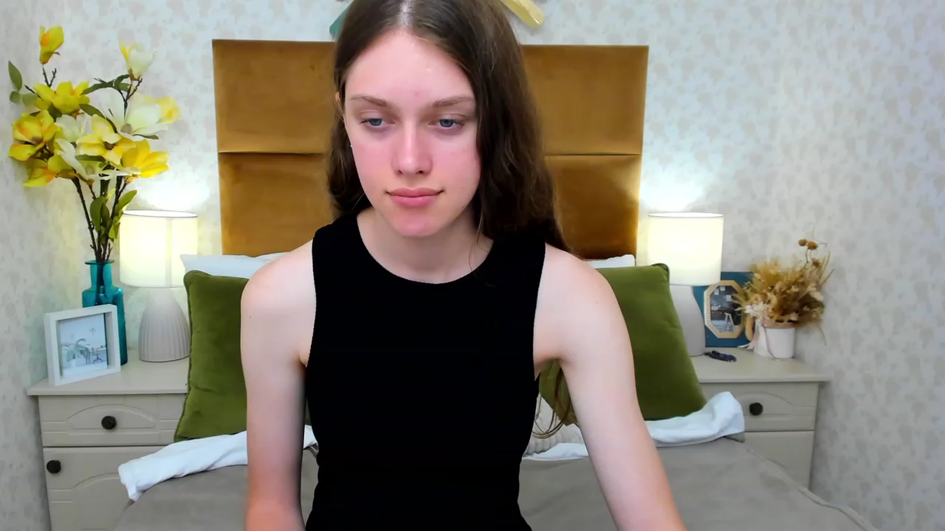 Gallery image thumbnail from JaneBrown's myfreecams stream on, 08/16/2023, 16:21 image 4 of 20