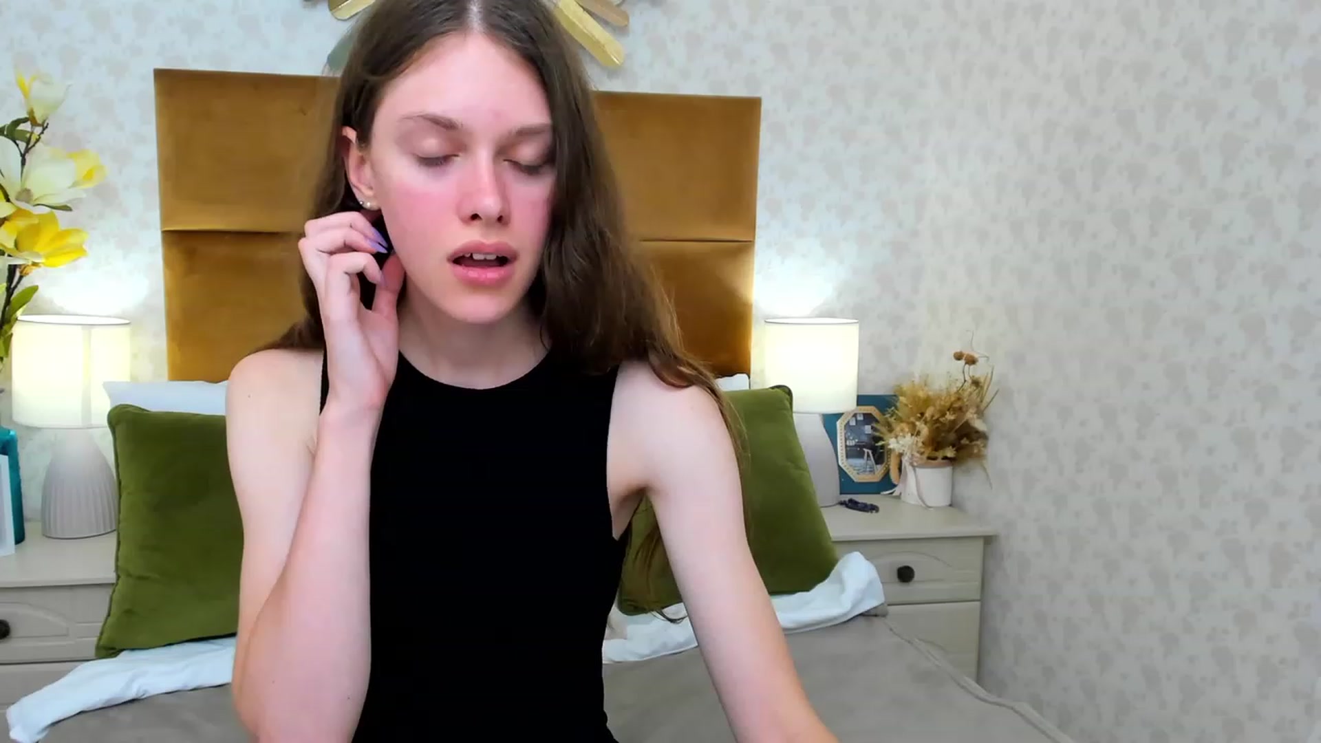 Gallery image thumbnail from JaneBrown's myfreecams stream on, 08/16/2023, 17:56 image 6 of 20