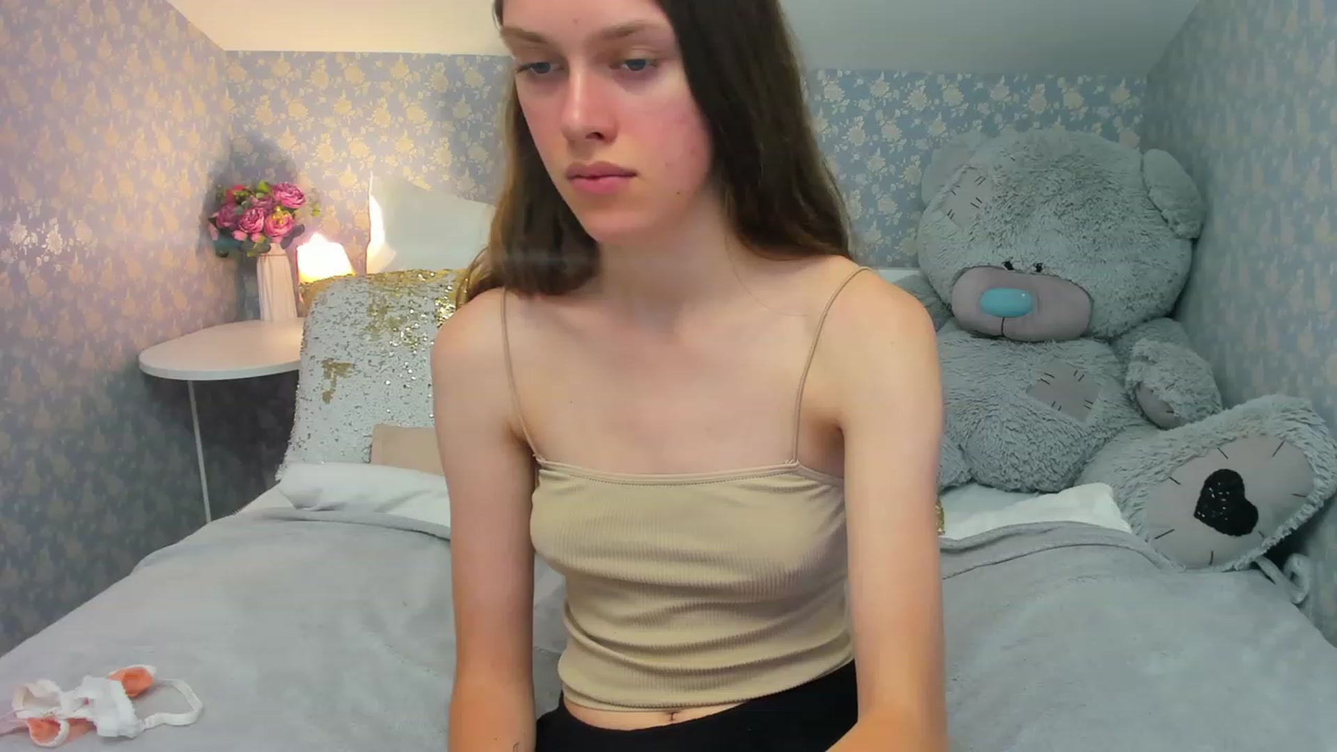 Gallery image thumbnail from JaneBrown's myfreecams stream on, 08/18/2023, 17:35 image 1 of 20