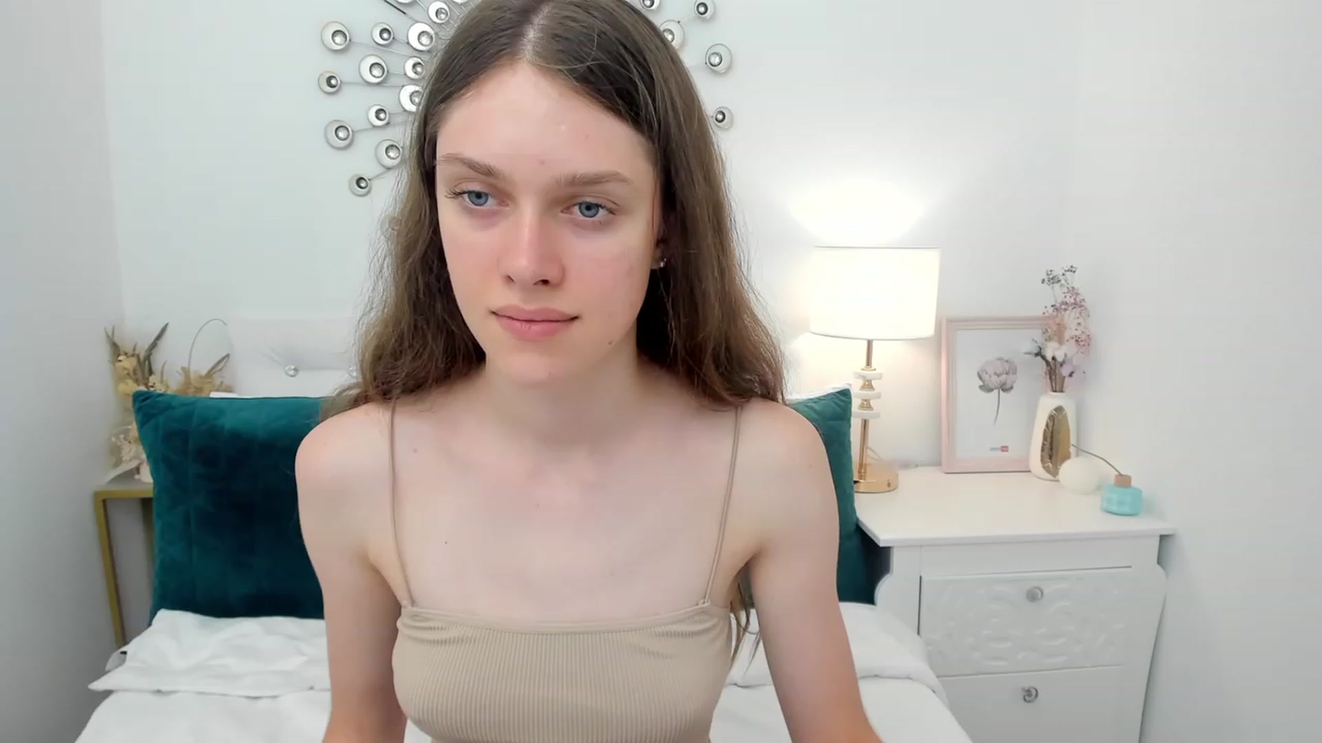 Gallery image thumbnail from JaneBrown's myfreecams stream on, 08/19/2023, 13:36 image 10 of 20