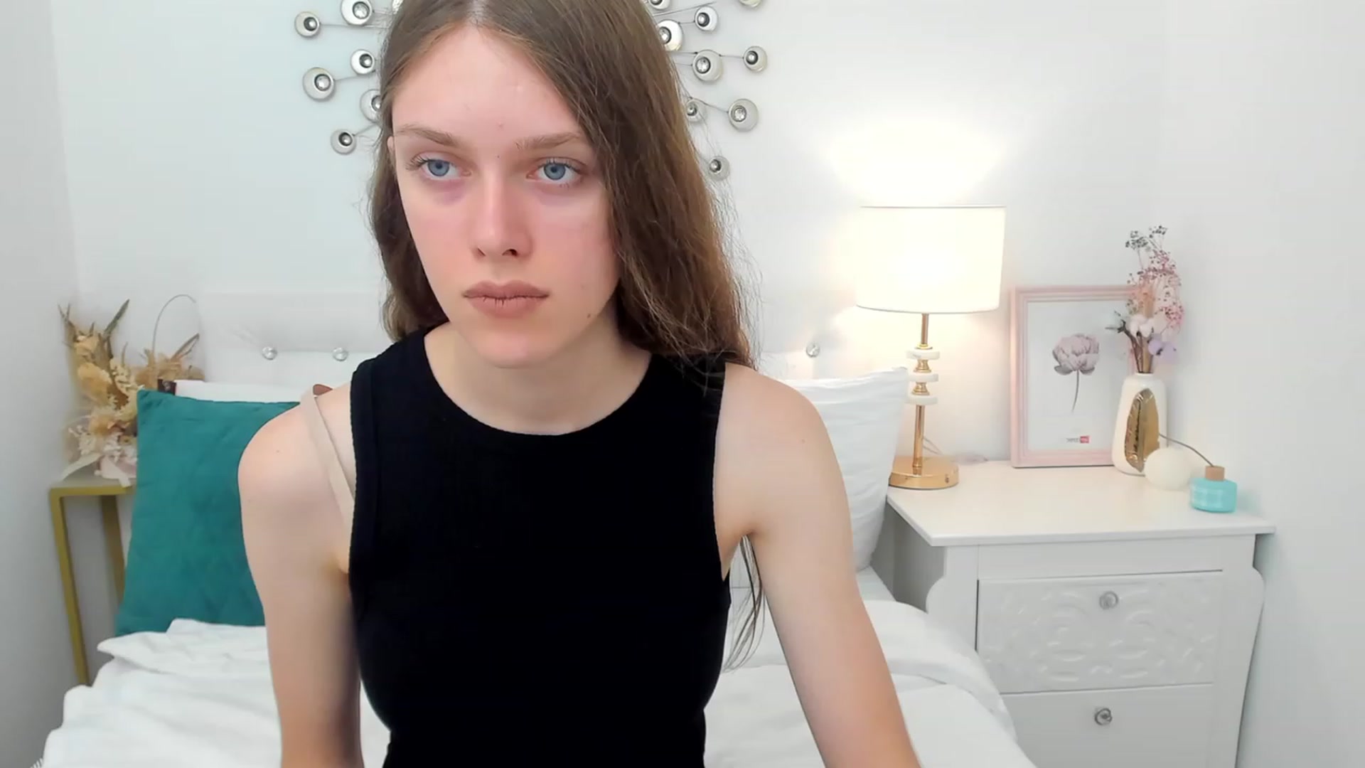 Gallery image thumbnail from JaneBrown's myfreecams stream on, 08/20/2023, 14:20 image 15 of 20