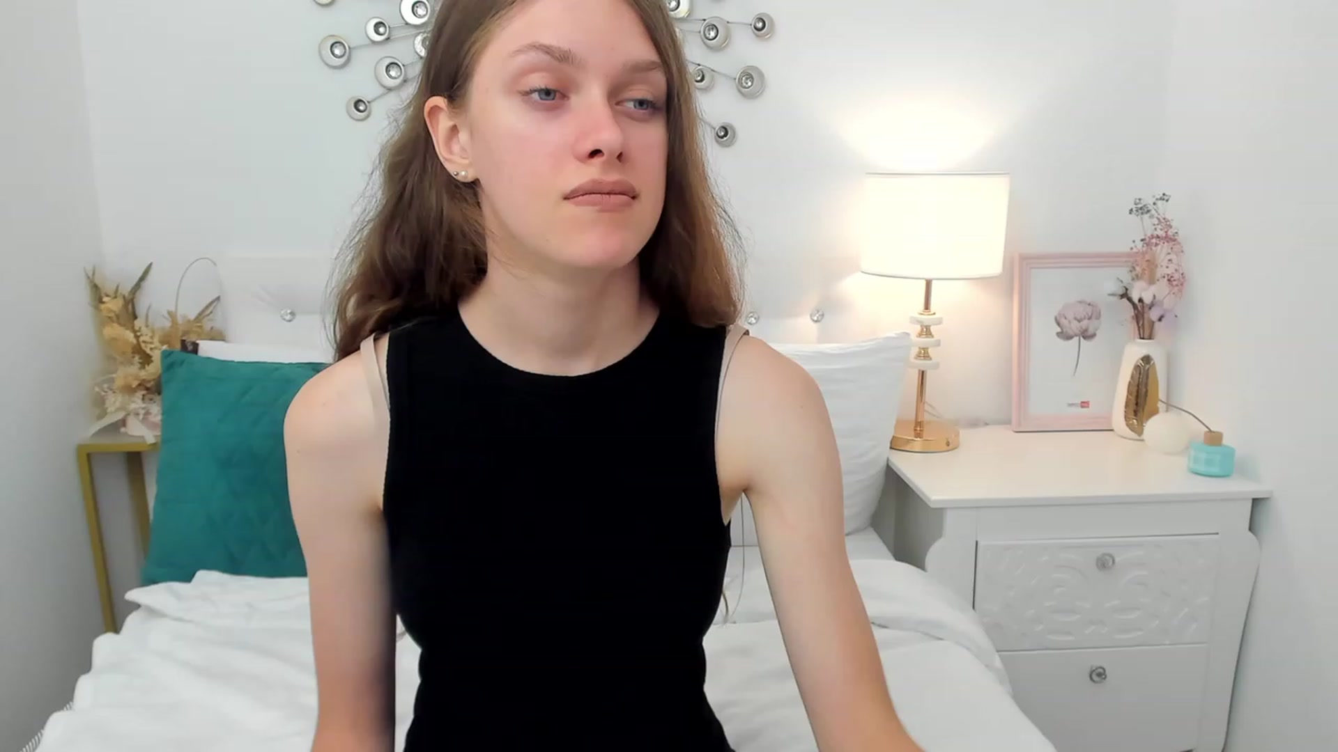 Gallery image thumbnail from JaneBrown's myfreecams stream on, 08/20/2023, 14:20 image 7 of 20