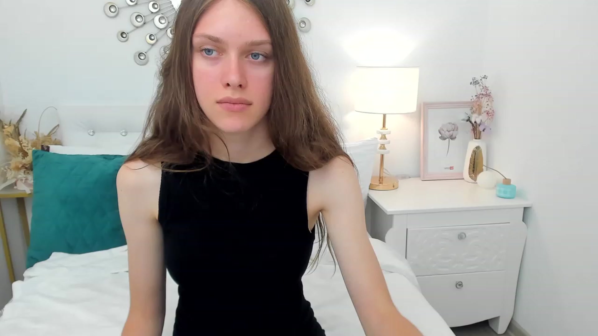 Gallery image thumbnail from JaneBrown's myfreecams stream on, 08/20/2023, 16:00 image 18 of 20