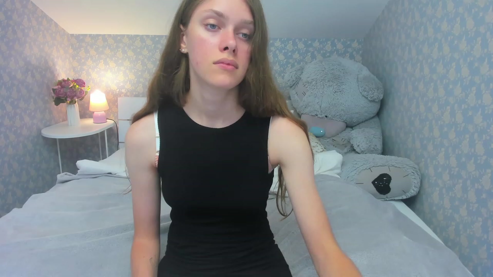 Gallery image thumbnail from JaneBrown's myfreecams stream on, 08/23/2023, 16:38 image 3 of 20