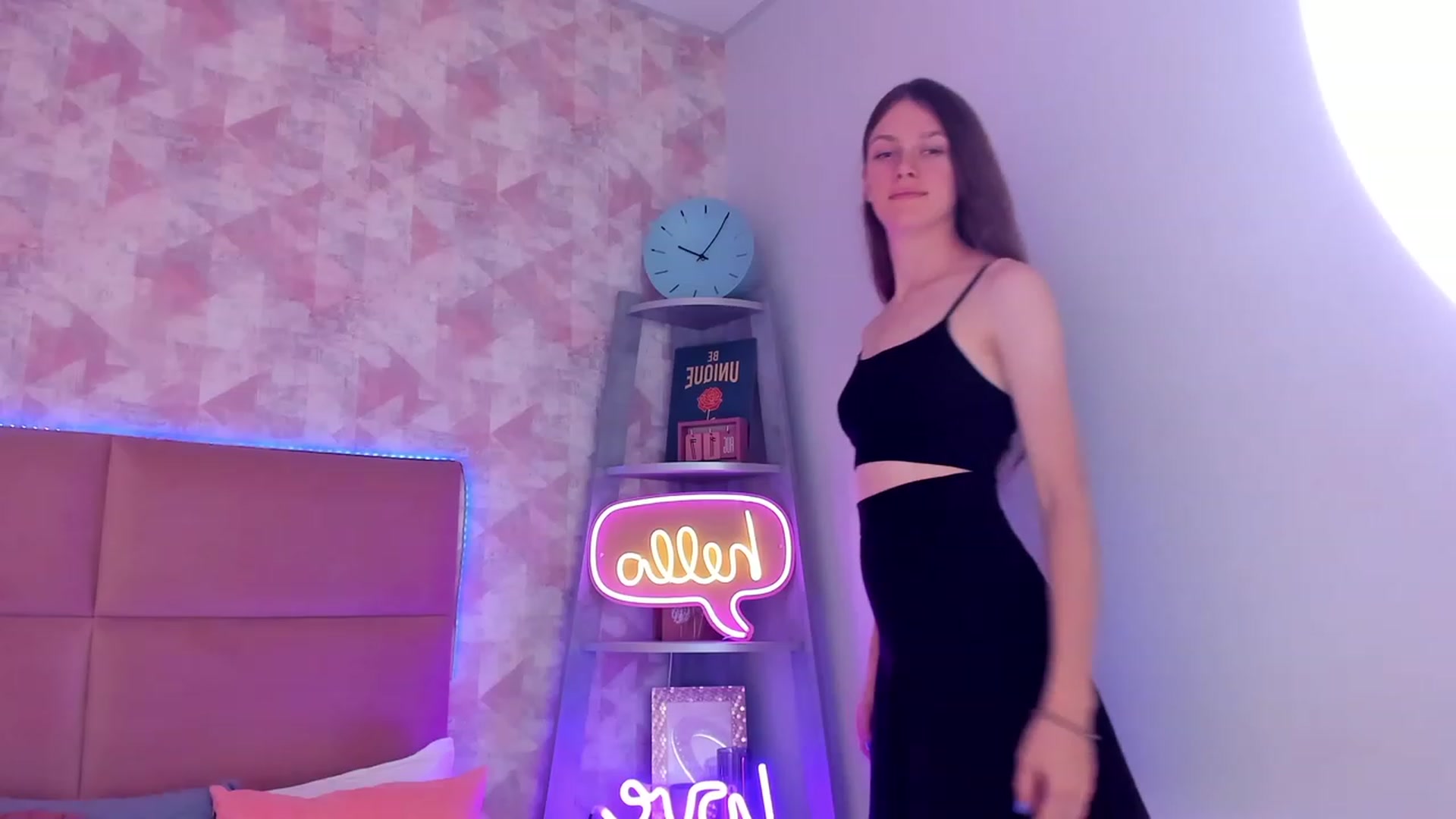 Gallery image thumbnail from JaneBrown's myfreecams stream on, 08/25/2023, 13:45 image 19 of 20