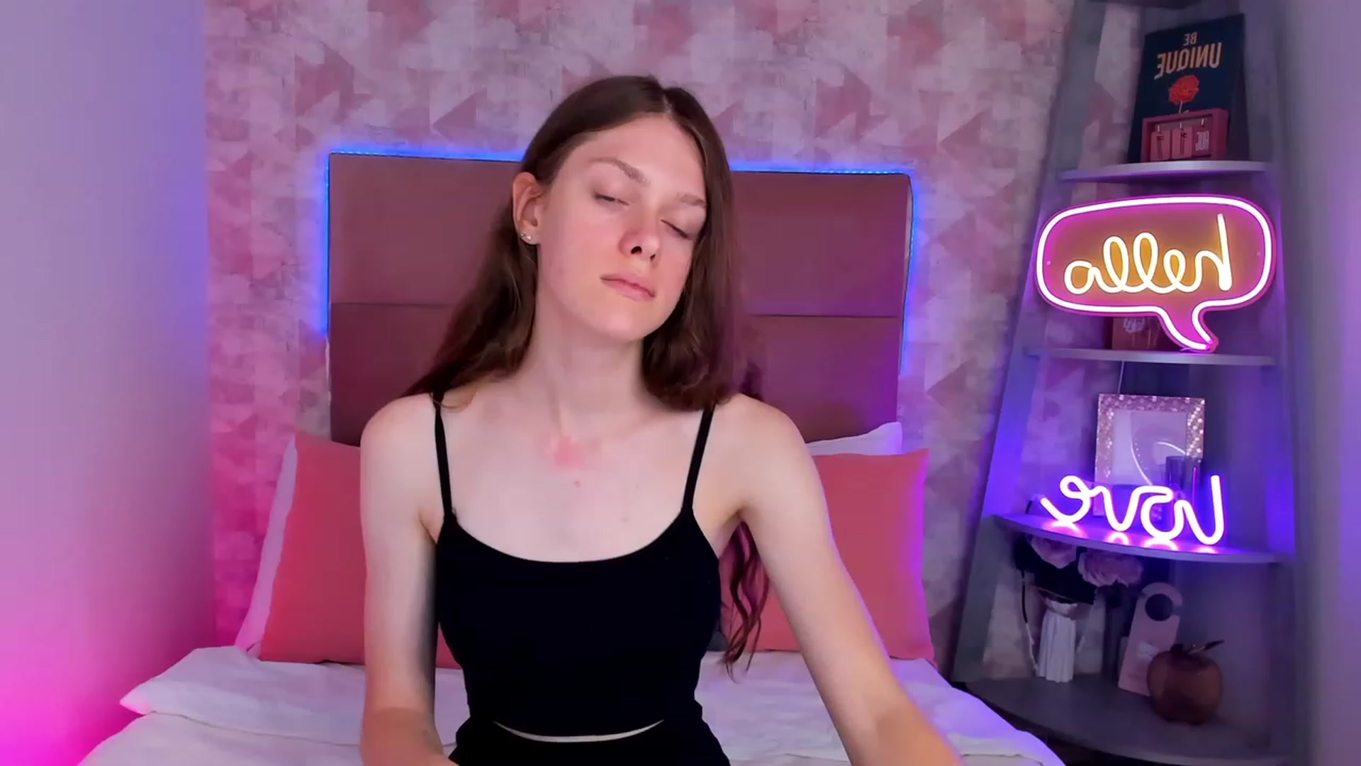 Gallery image thumbnail from JaneBrown's myfreecams stream on, 08/25/2023, 14:41 image 7 of 20