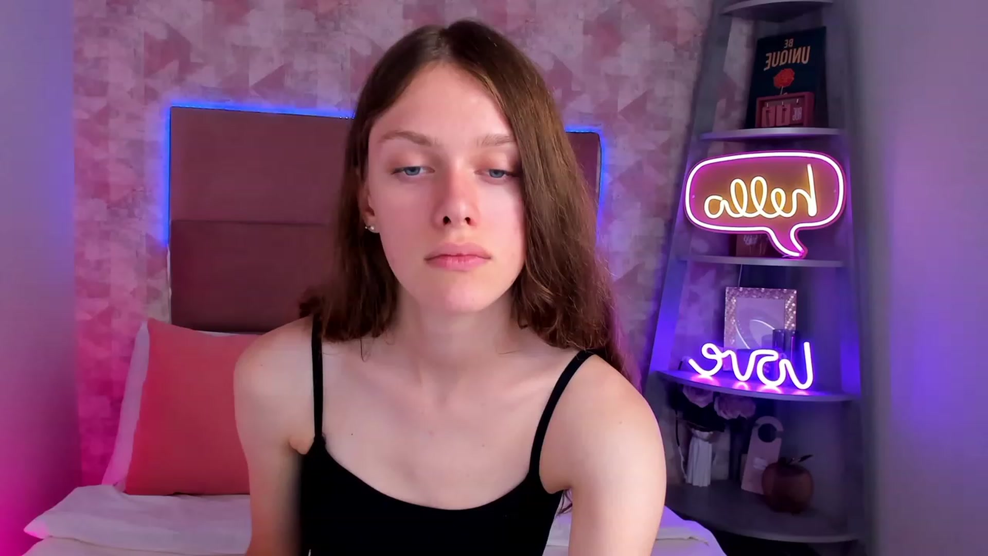 Gallery image thumbnail from JaneBrown's myfreecams stream on, 08/25/2023, 15:28 image 6 of 20