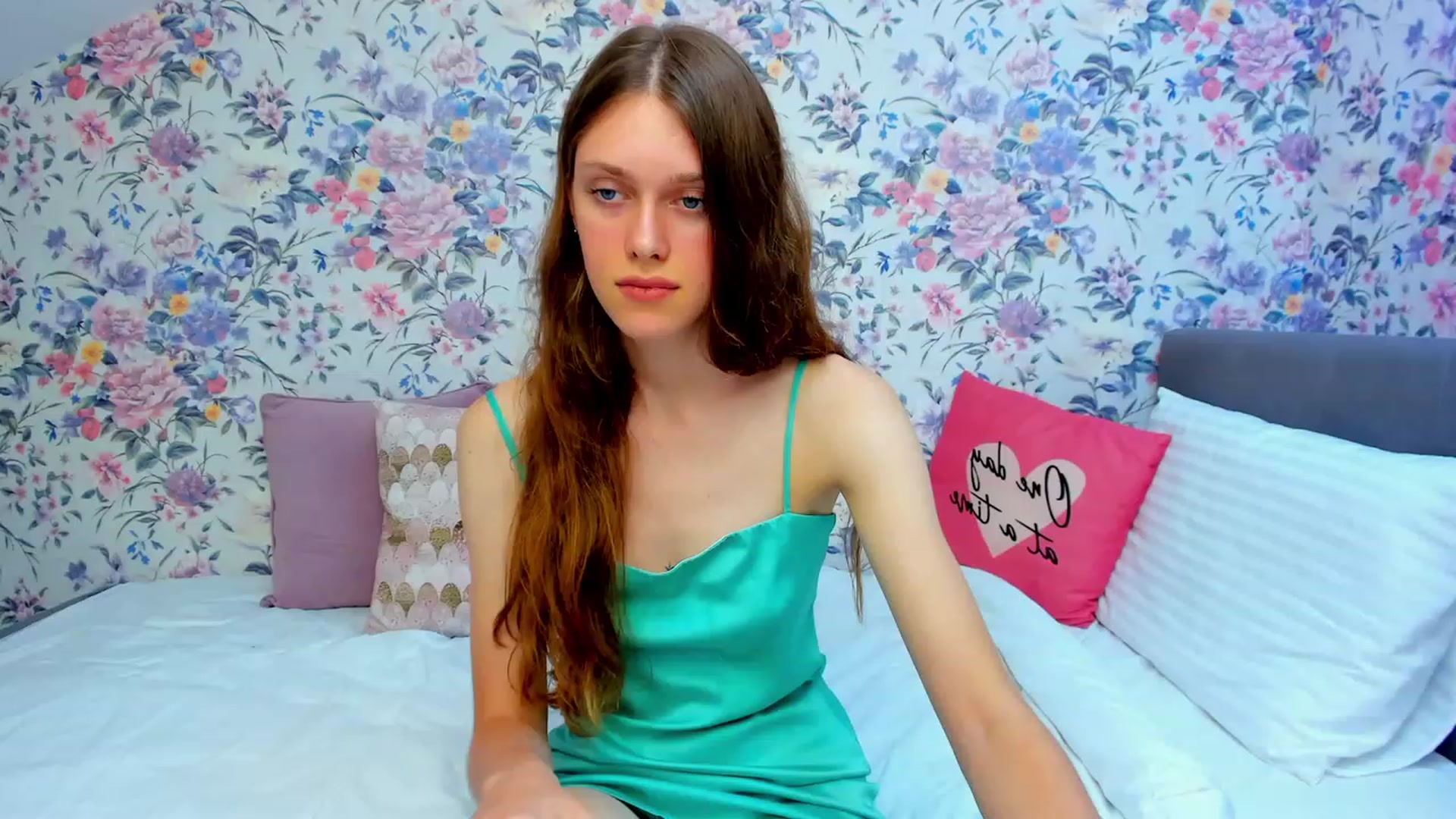 Gallery image thumbnail from JaneBrown's myfreecams stream on, 08/27/2023, 17:36 image 18 of 20