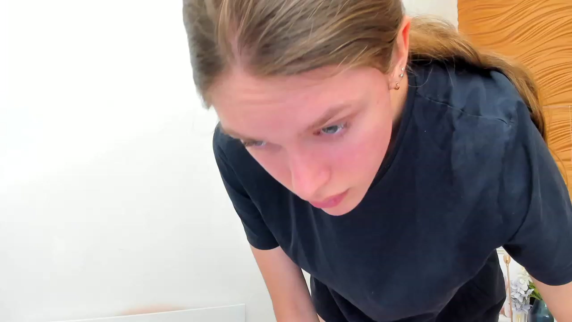 Gallery image thumbnail from JaneBrown's myfreecams stream on, 09/13/2023, 18:14 image 8 of 20