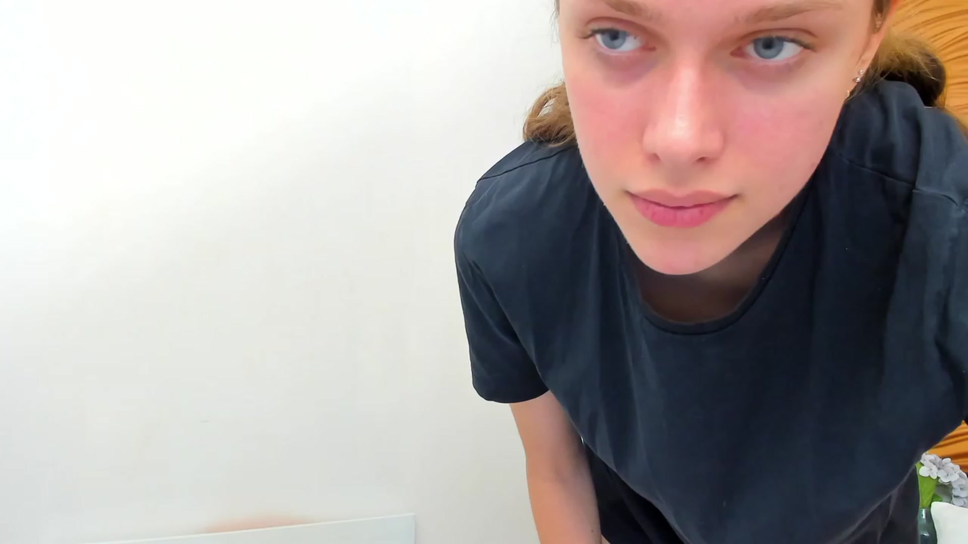 Gallery image thumbnail from JaneBrown's myfreecams stream on, 09/13/2023, 18:14 image 5 of 20