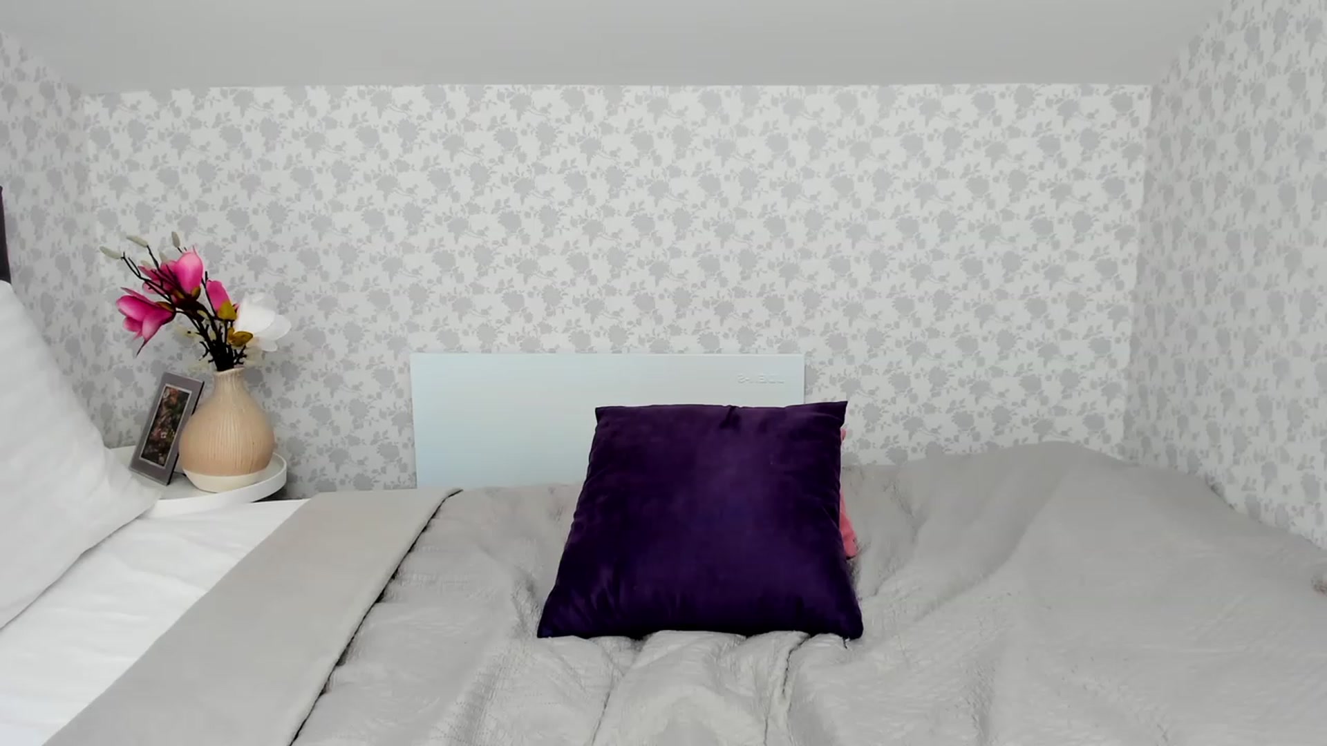 Gallery image thumbnail from JaneBrown's myfreecams stream on, 09/15/2023, 13:38 image 5 of 20