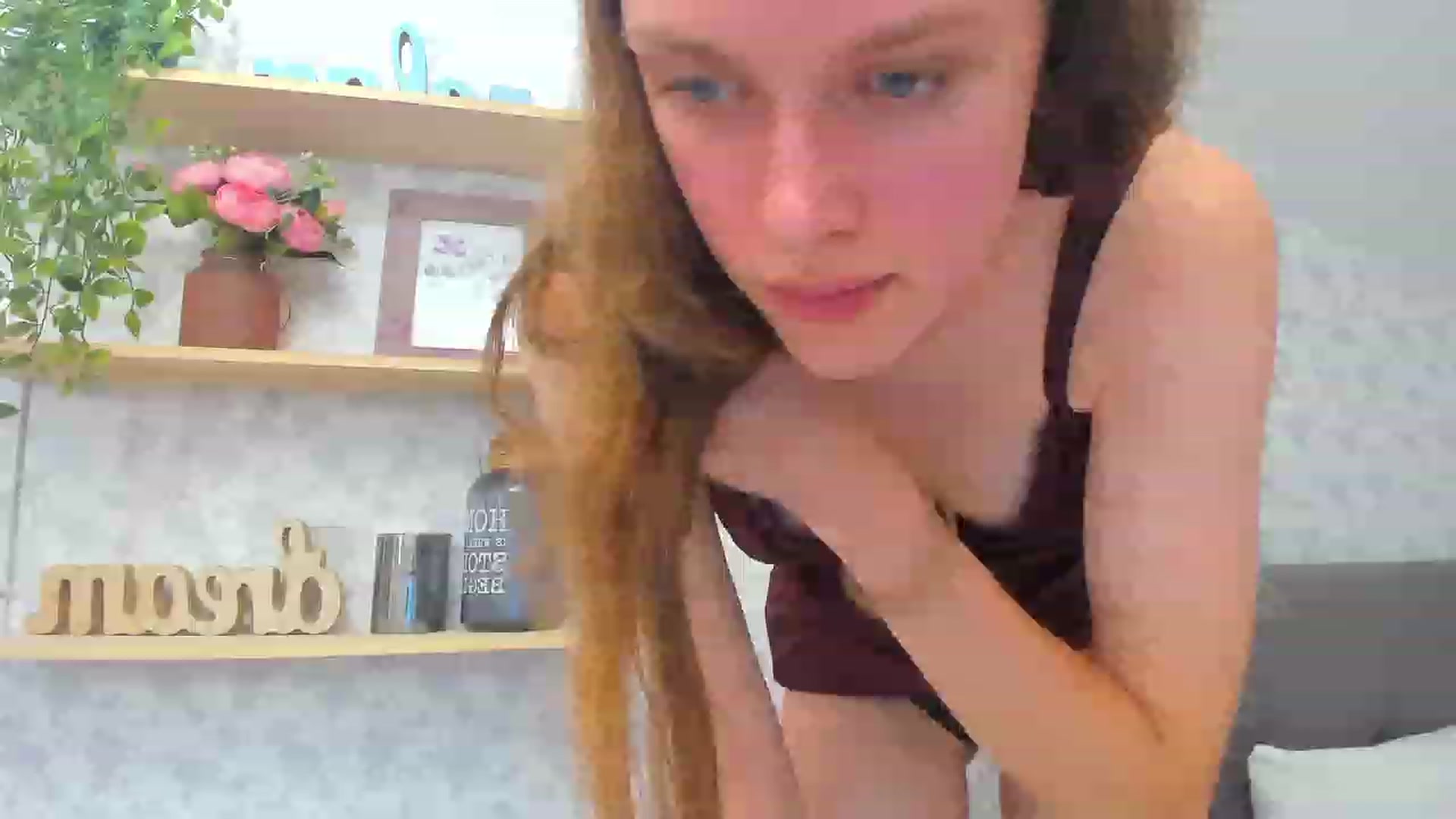 Gallery image thumbnail from JaneBrown's myfreecams stream on, 09/19/2023, 19:16 image 4 of 20