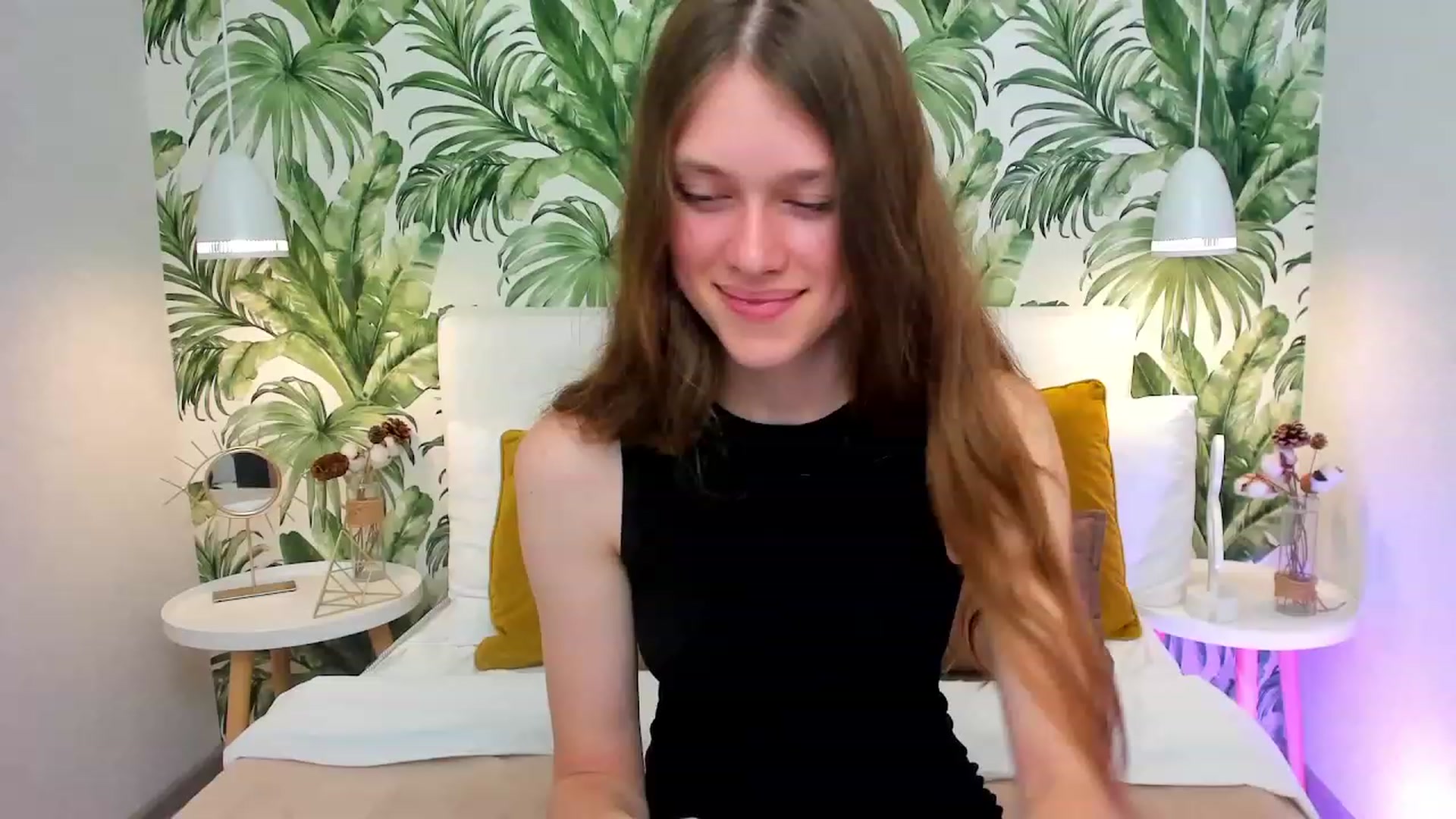 Gallery image thumbnail from JaneBrown's myfreecams stream on, 09/30/2023, 13:38 image 1 of 20
