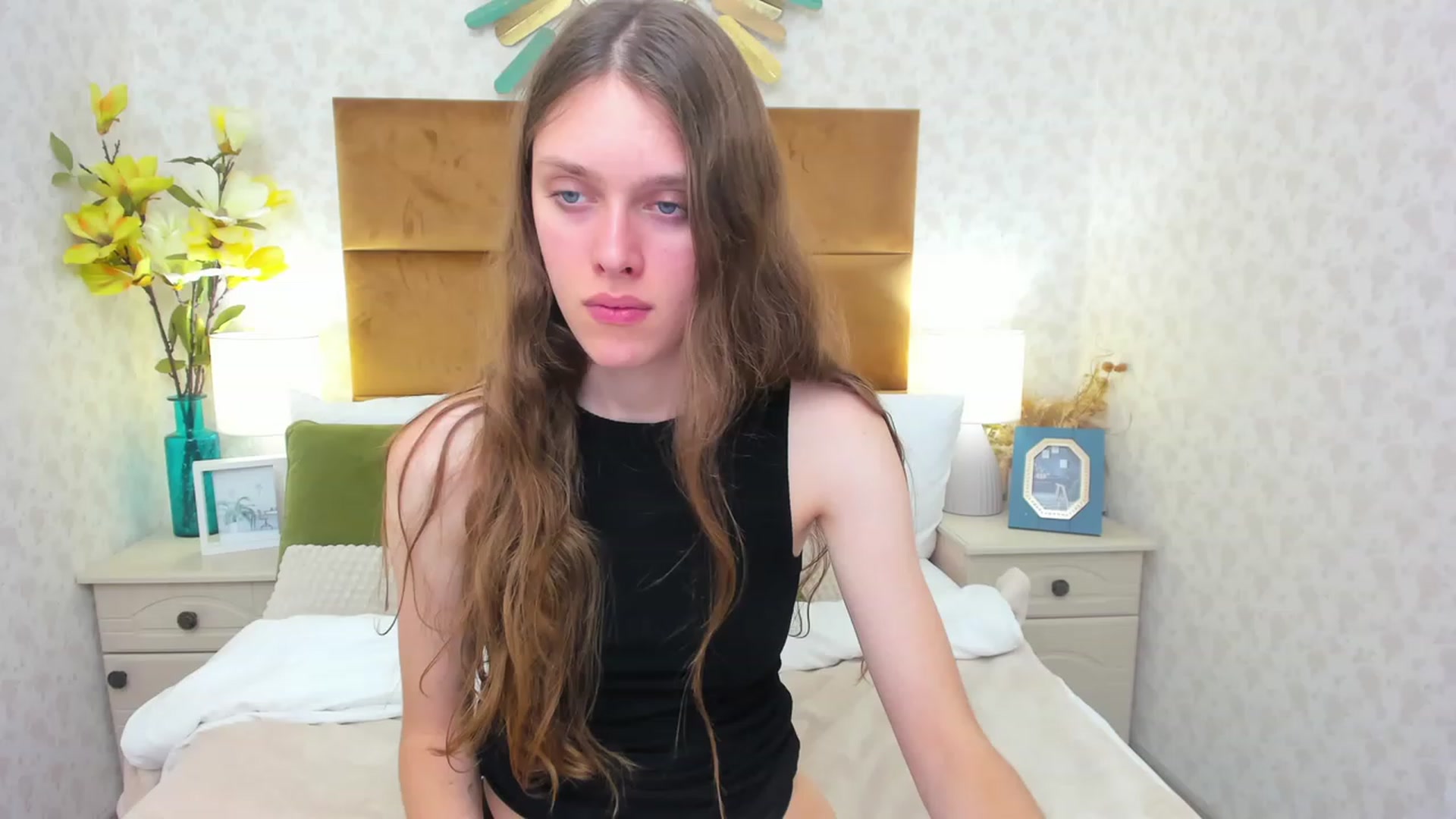 Gallery image thumbnail from JaneBrown's myfreecams stream on, 10/07/2023, 19:01 image 3 of 20