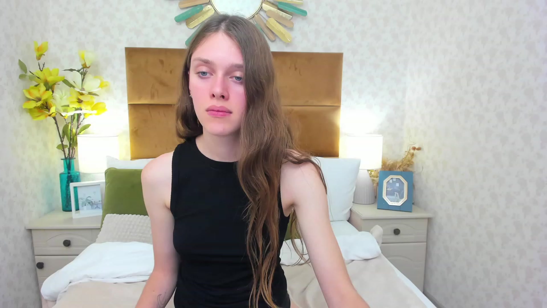 Gallery image thumbnail from JaneBrown's myfreecams stream on, 10/07/2023, 19:01 image 19 of 20