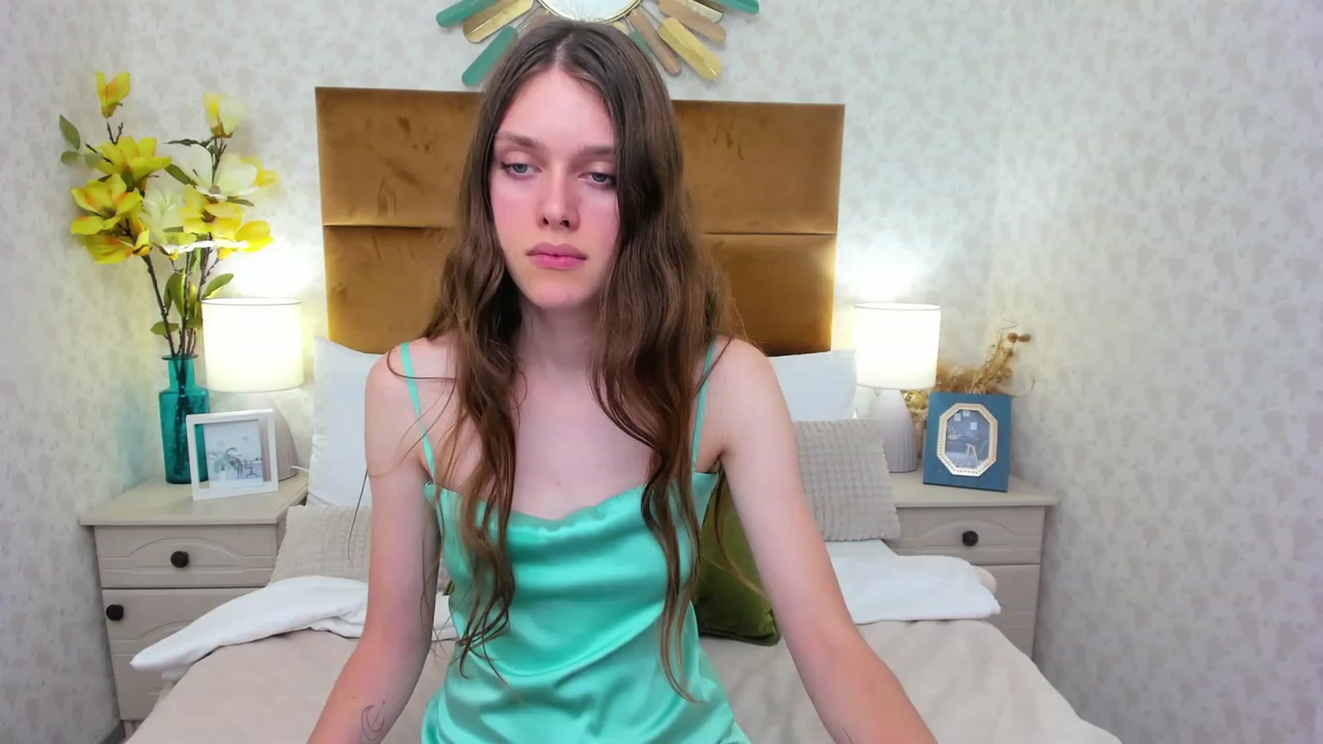 Gallery image thumbnail from JaneBrown's myfreecams stream on, 10/08/2023, 17:22 image 3 of 20