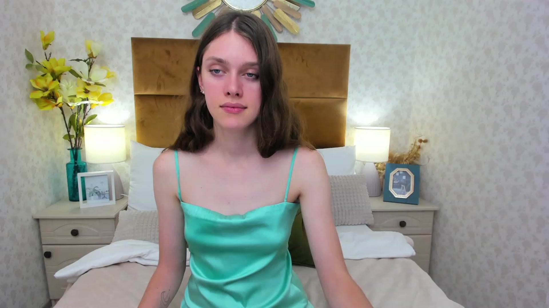 Gallery image thumbnail from JaneBrown's myfreecams stream on, 10/08/2023, 17:22 image 7 of 20