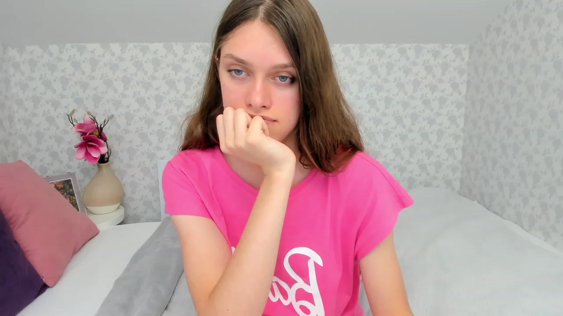 Gallery image thumbnail from JaneBrown's myfreecams stream on, 10/11/2023, 18:07 image 12 of 20