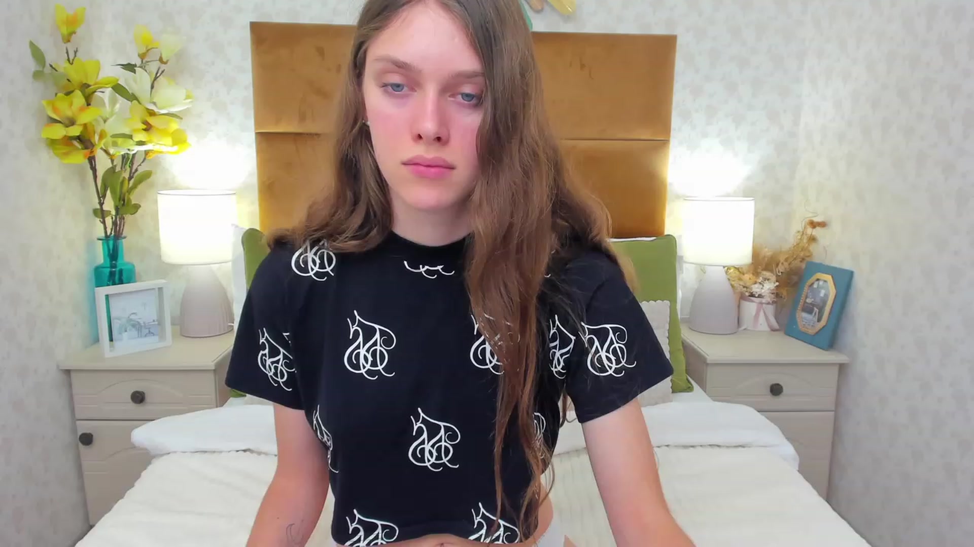 Gallery image thumbnail from JaneBrown's myfreecams stream on, 10/14/2023, 17:11 image 9 of 20