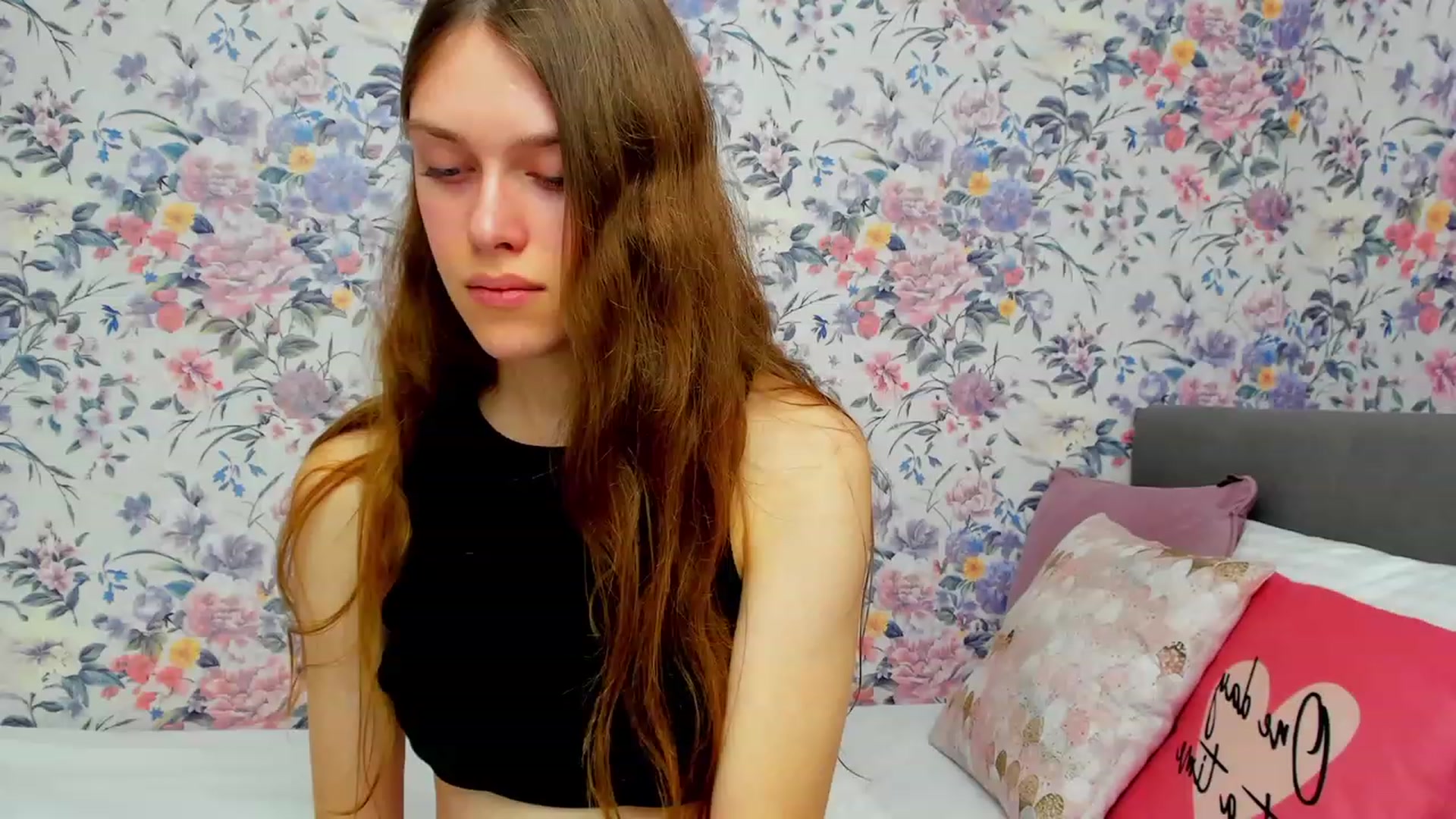 Gallery image thumbnail from JaneBrown's myfreecams stream on, 10/20/2023, 14:31 image 8 of 20