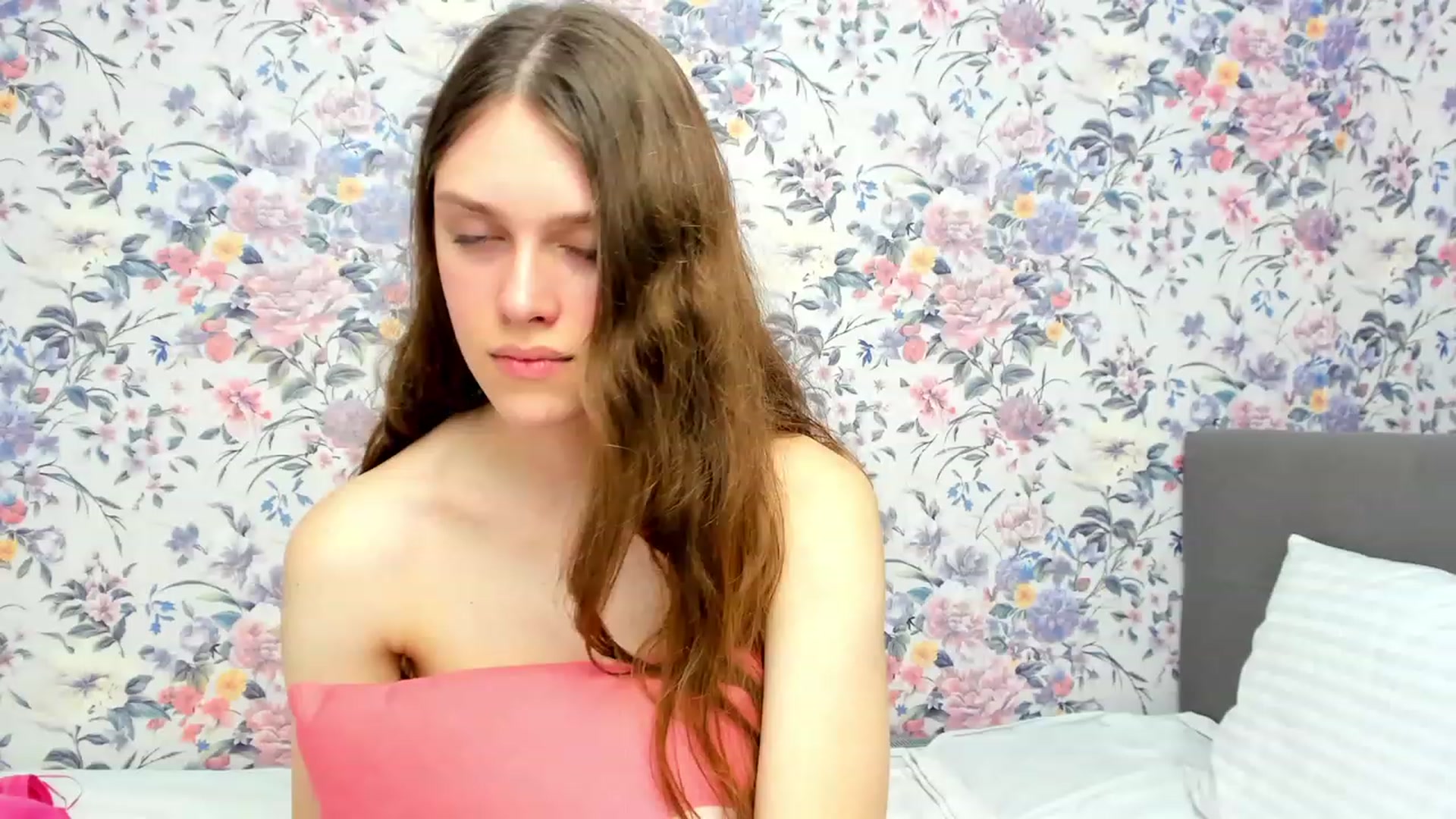 Gallery image thumbnail from JaneBrown's myfreecams stream on, 10/21/2023, 17:17 image 14 of 20
