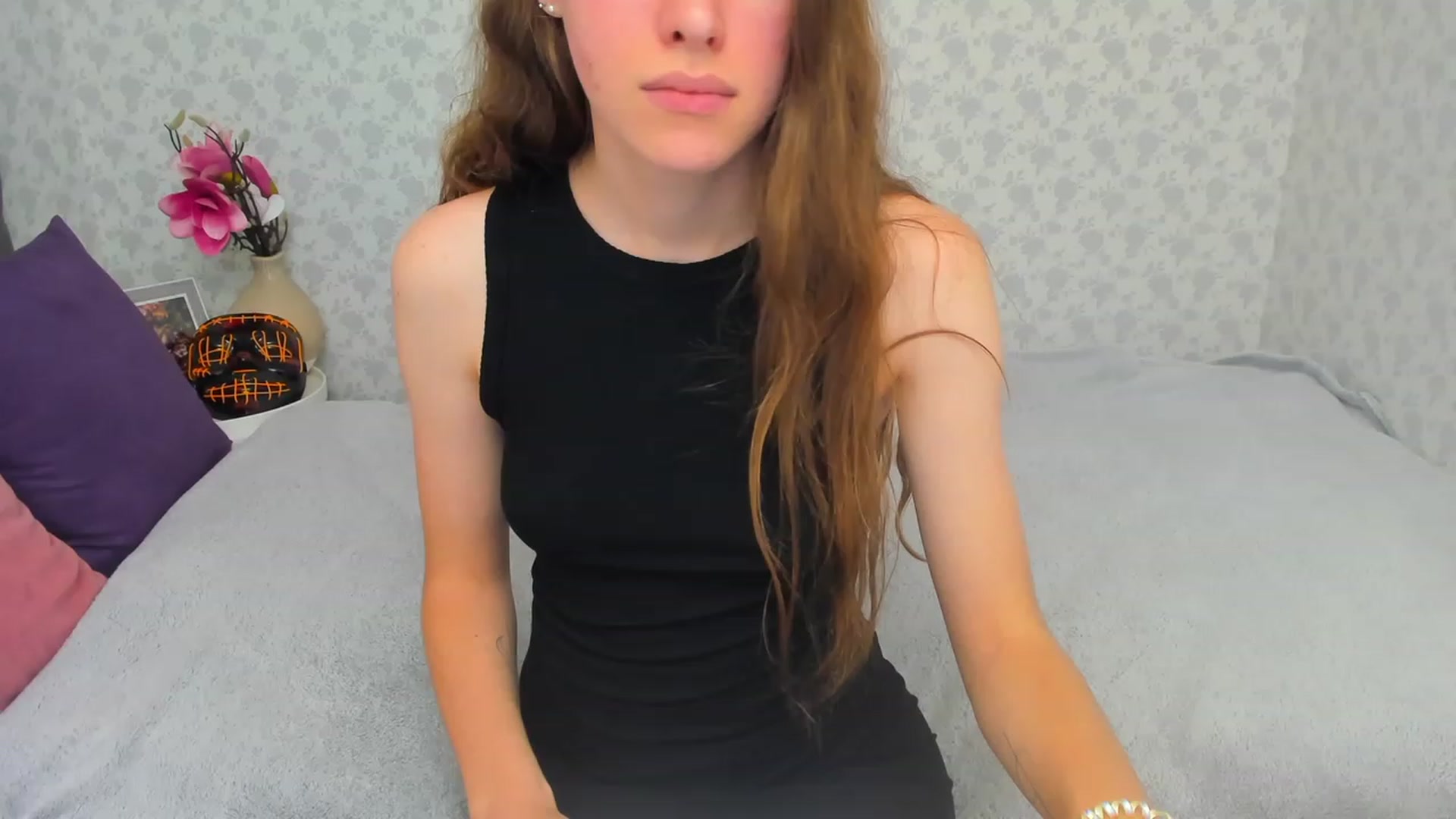Gallery image thumbnail from JaneBrown's myfreecams stream on, 10/28/2023, 16:01 image 14 of 20