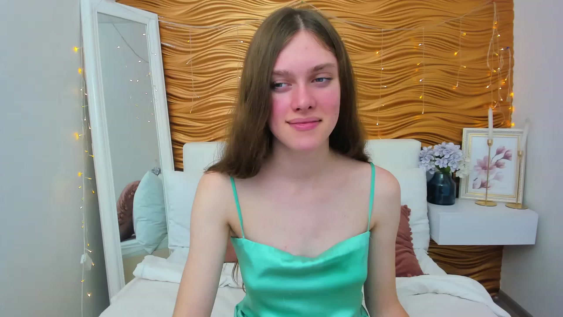Gallery image thumbnail from JaneBrown's myfreecams stream on, 11/07/2023, 08:16 image 1 of 20