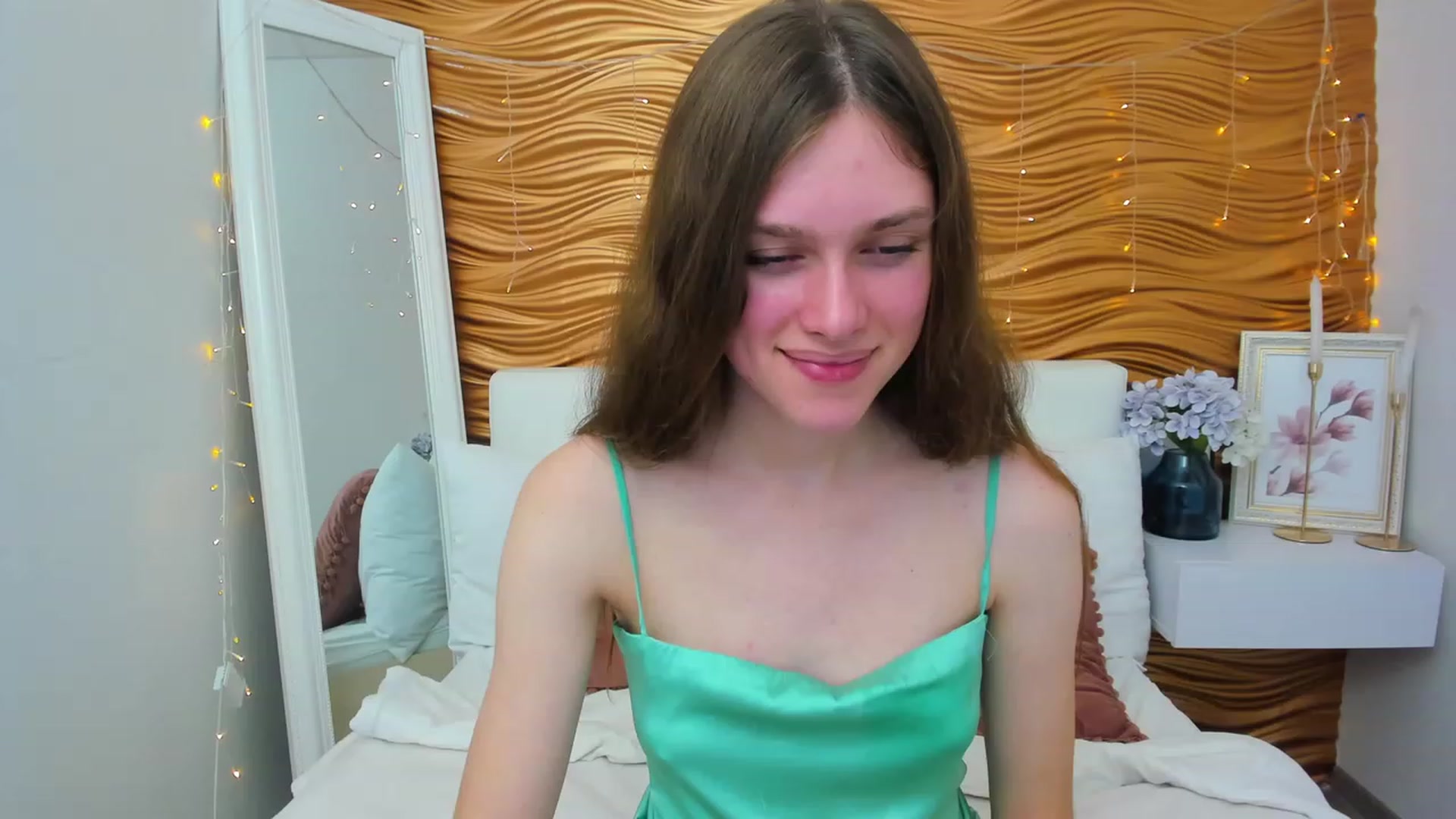Gallery image thumbnail from JaneBrown's myfreecams stream on, 11/07/2023, 08:16 image 12 of 20