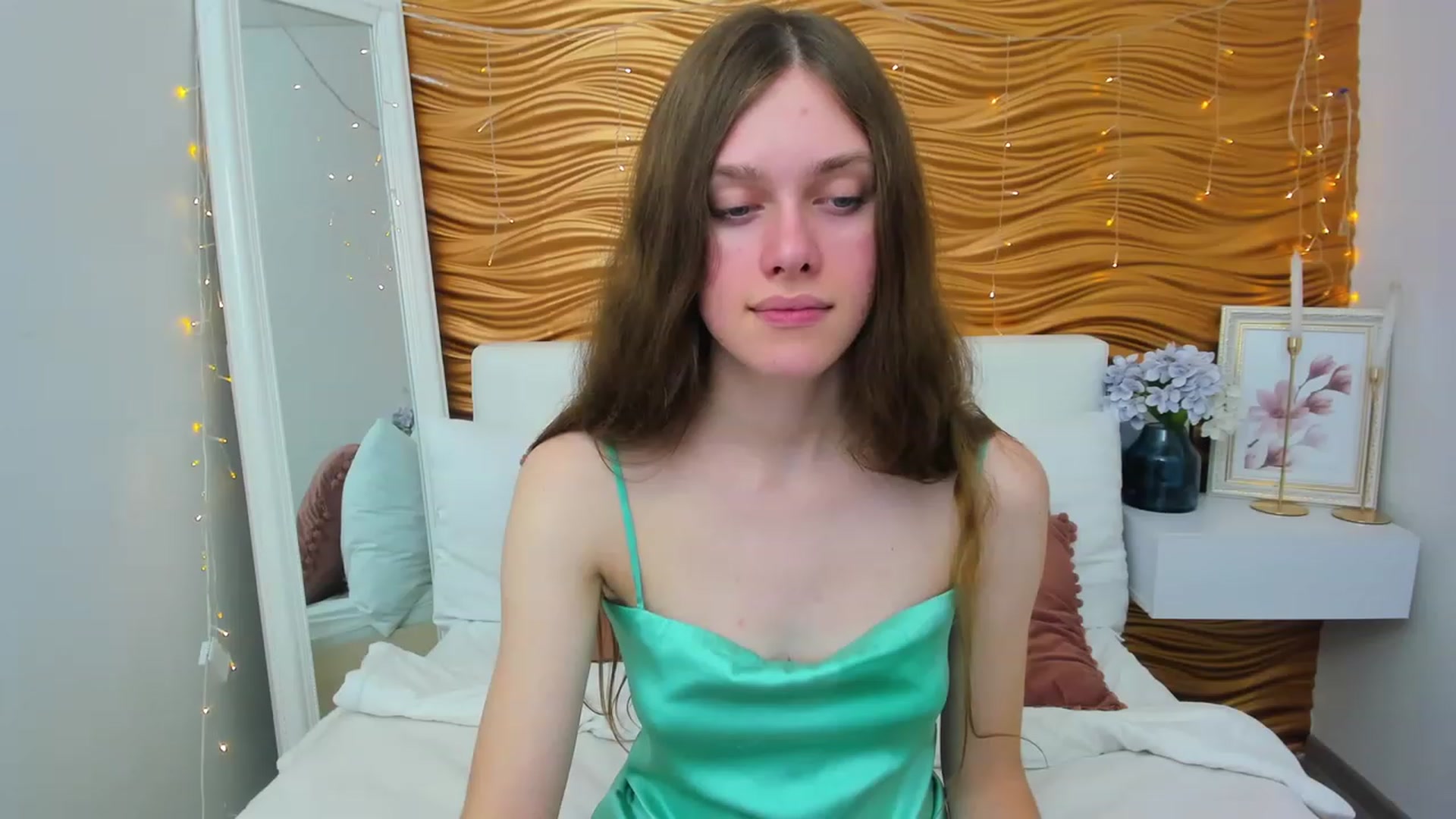 Gallery image thumbnail from JaneBrown's myfreecams stream on, 11/07/2023, 09:21 image 16 of 20