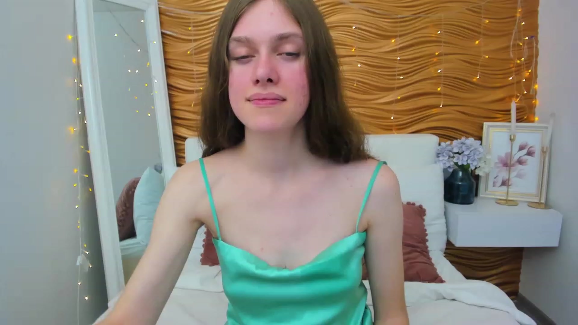 Gallery image thumbnail from JaneBrown's myfreecams stream on, 11/07/2023, 09:21 image 7 of 20